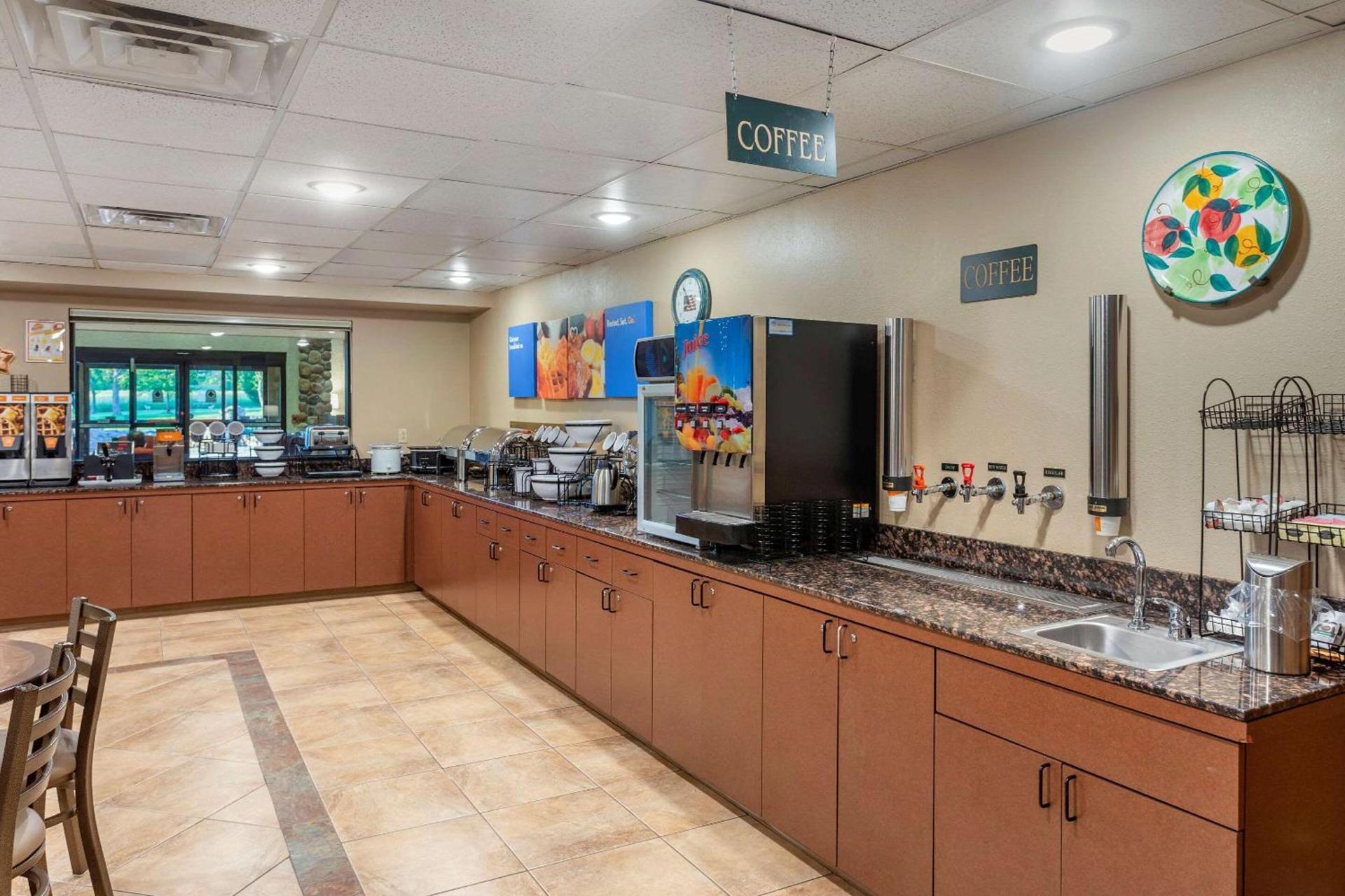 Comfort Inn & Suites Branson Meadows photo 46