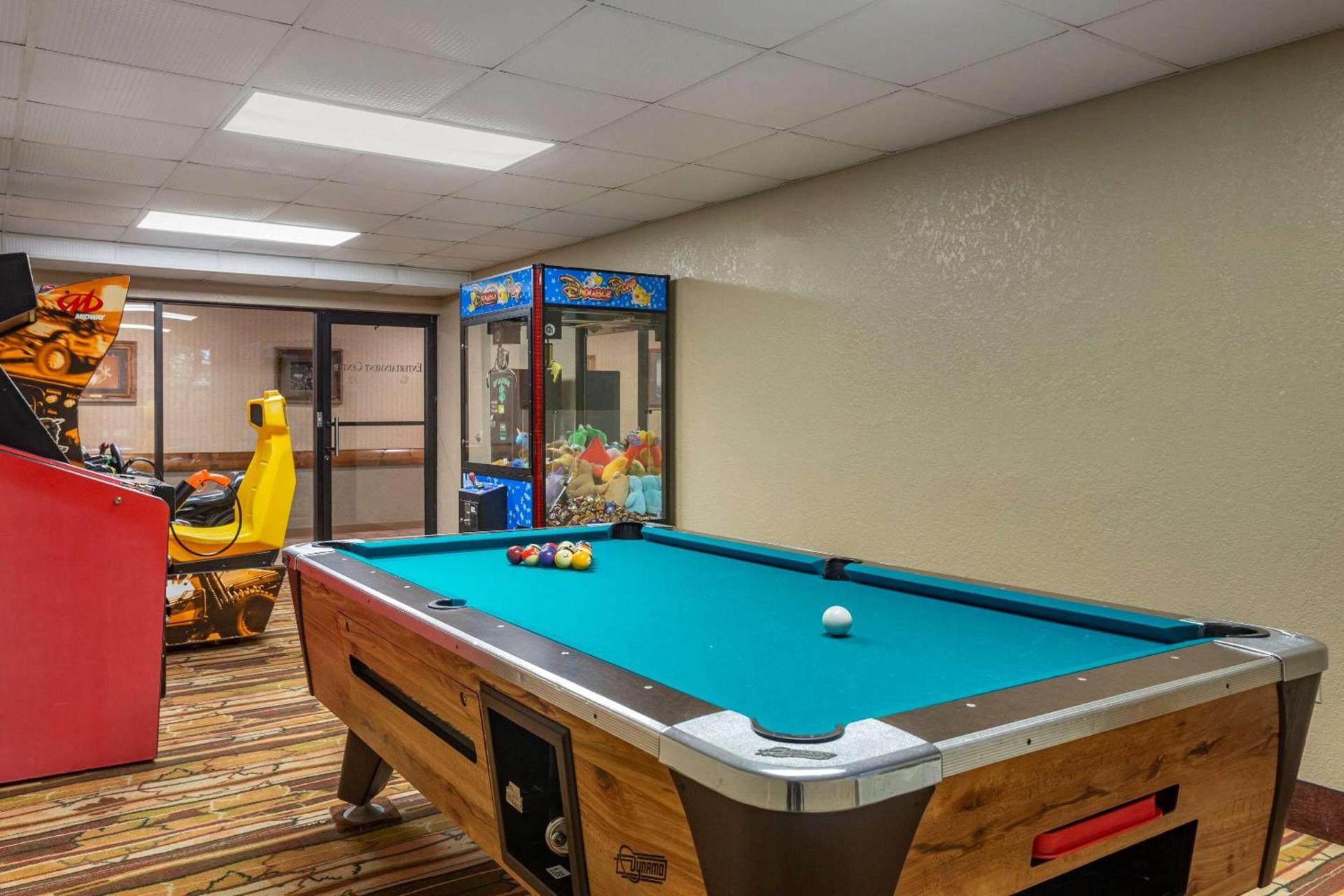 Comfort Inn & Suites Branson Meadows photo 48