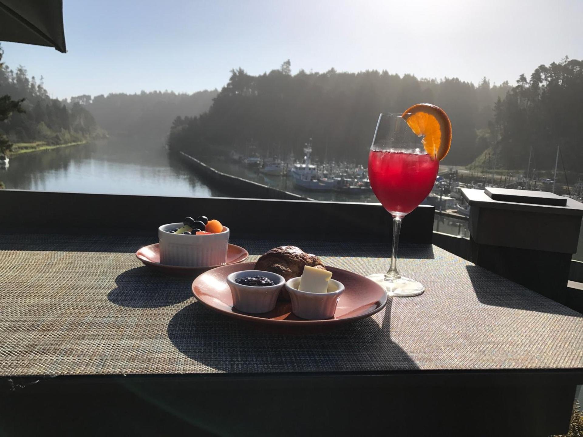 Noyo Harbor Inn photo 60