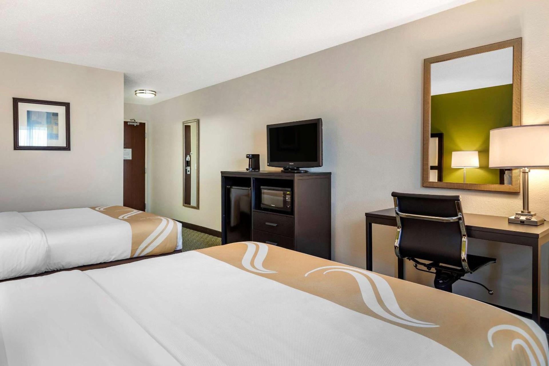 Quality Inn & Suites photo 17