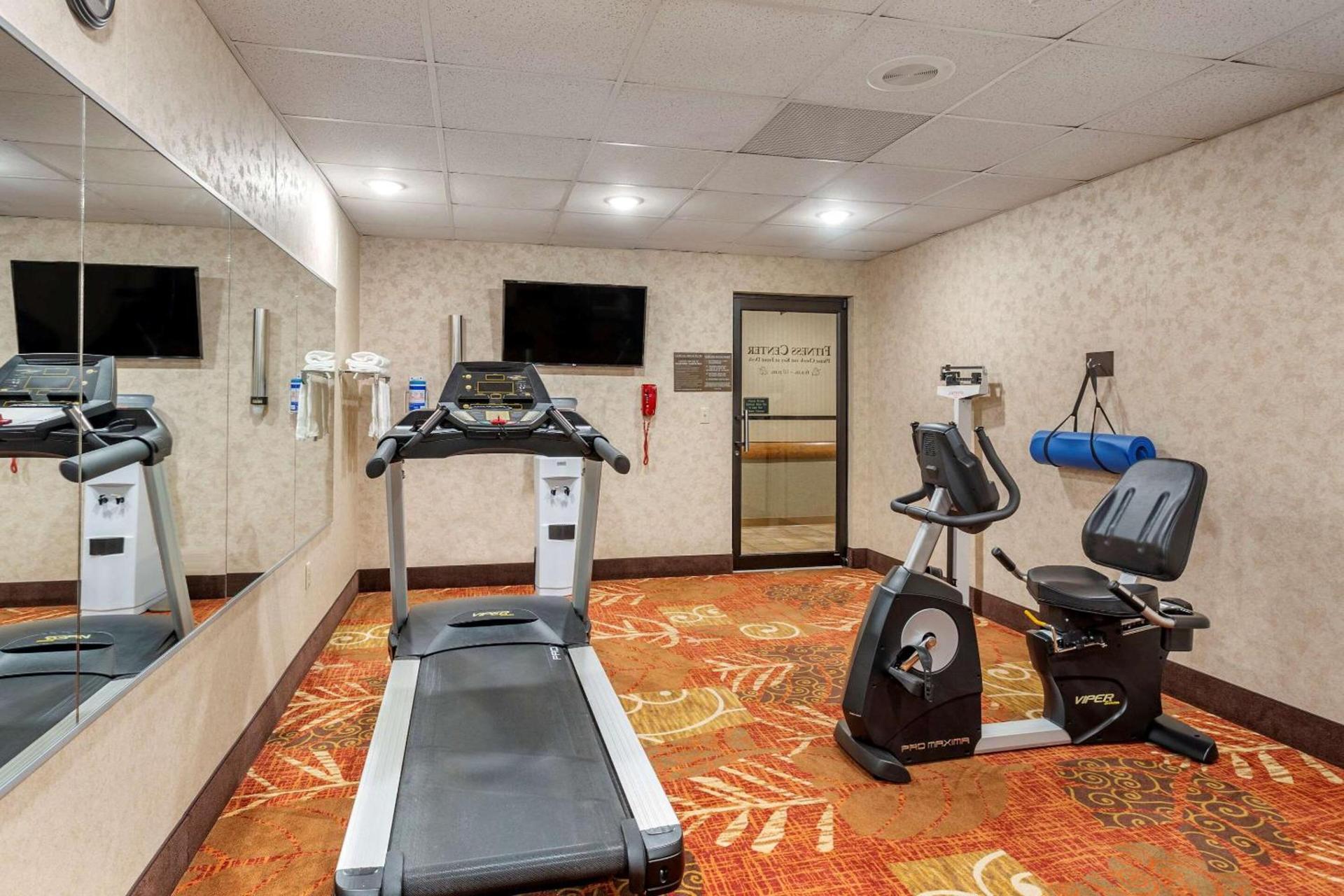 Comfort Inn & Suites Branson Meadows photo 42