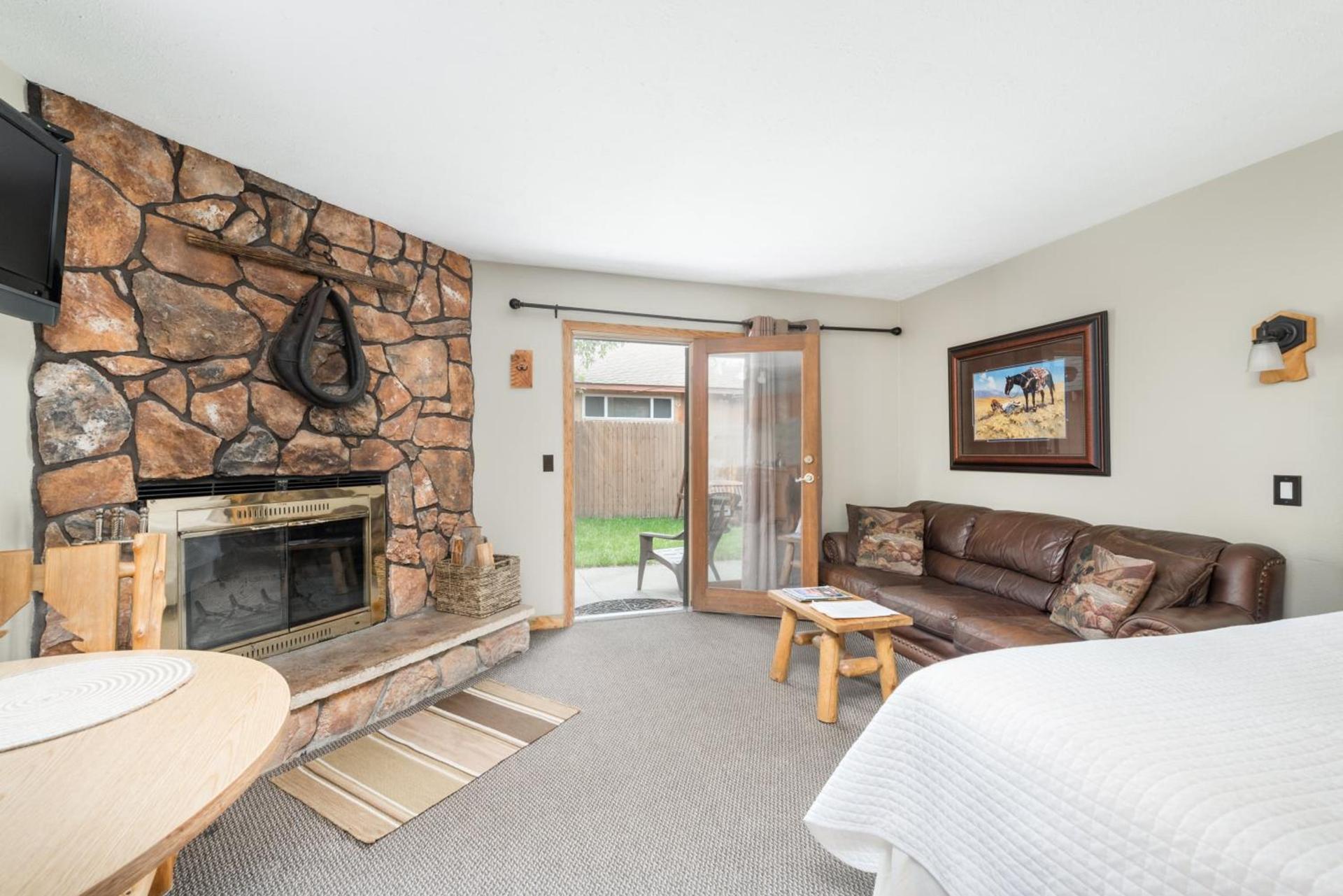 4 Seasons Inn on Fall River photo 51