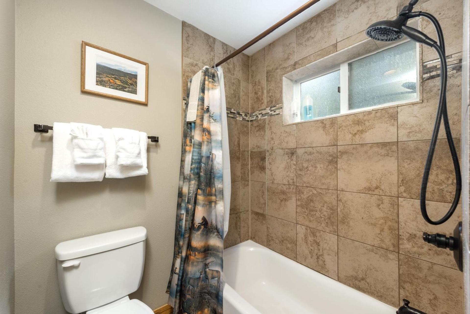 4 Seasons Inn on Fall River photo 49