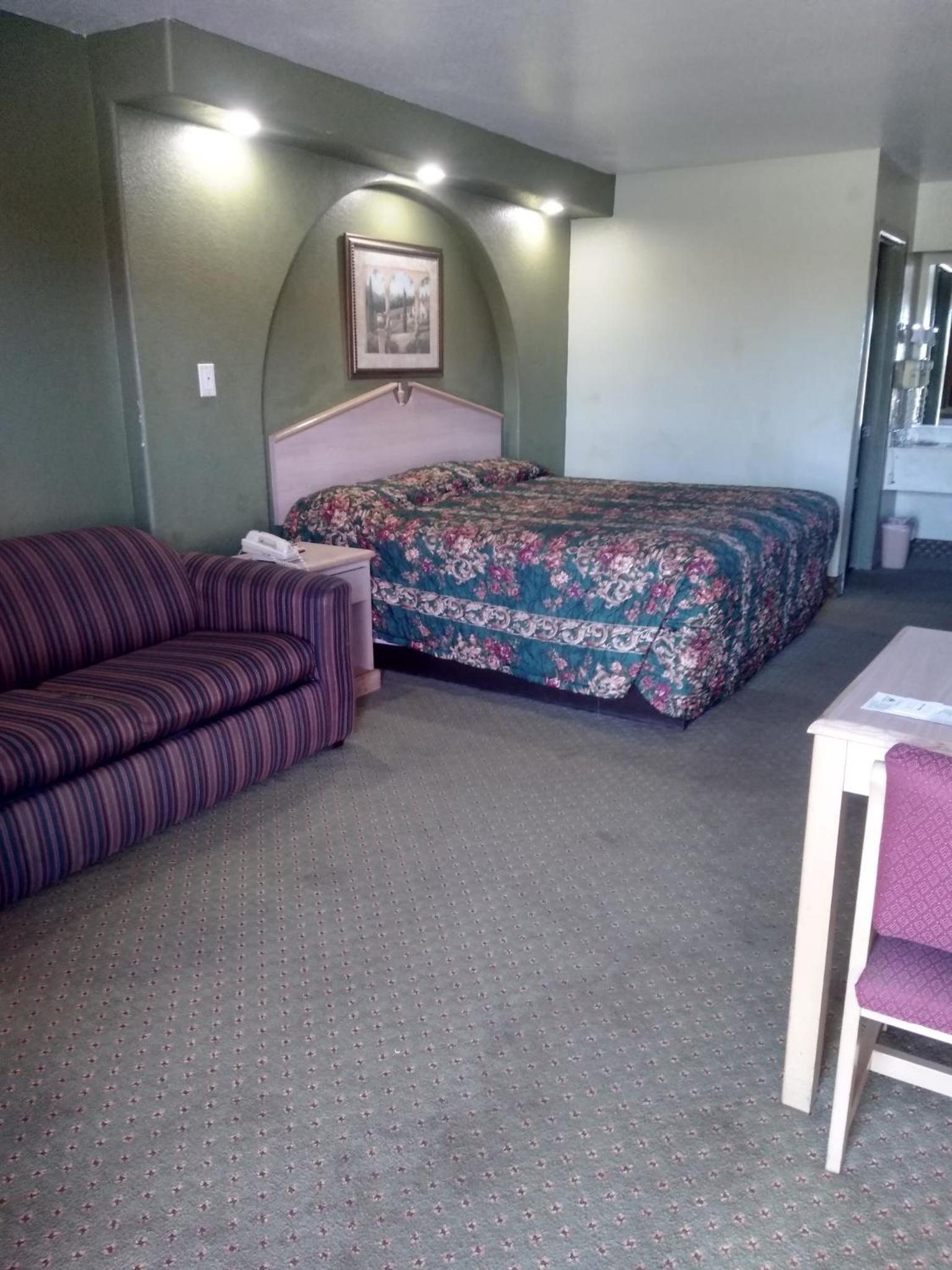 Budget Inn San Antonio Downtown I-10 East photo 6