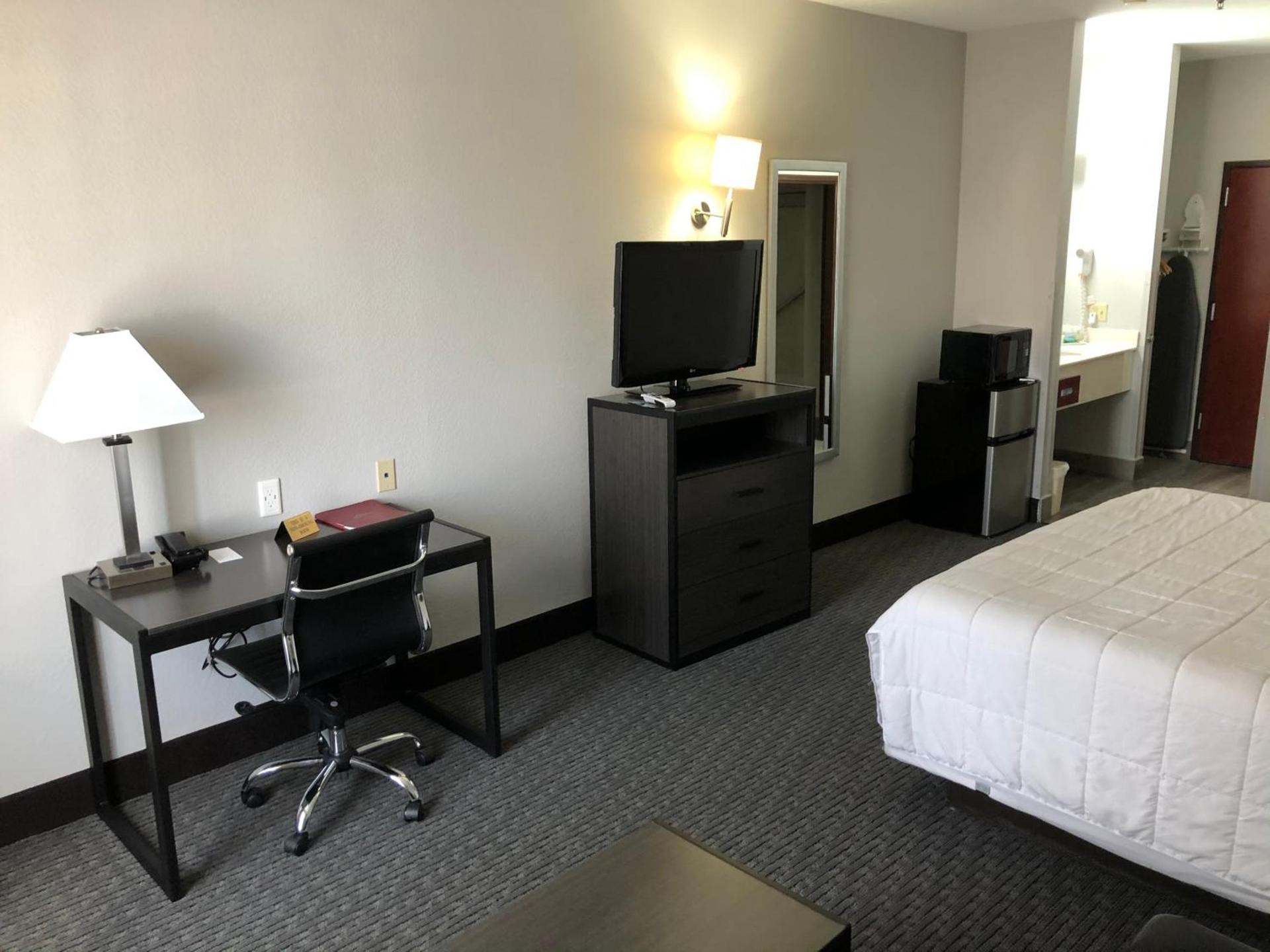 Lea County Inn photo 17