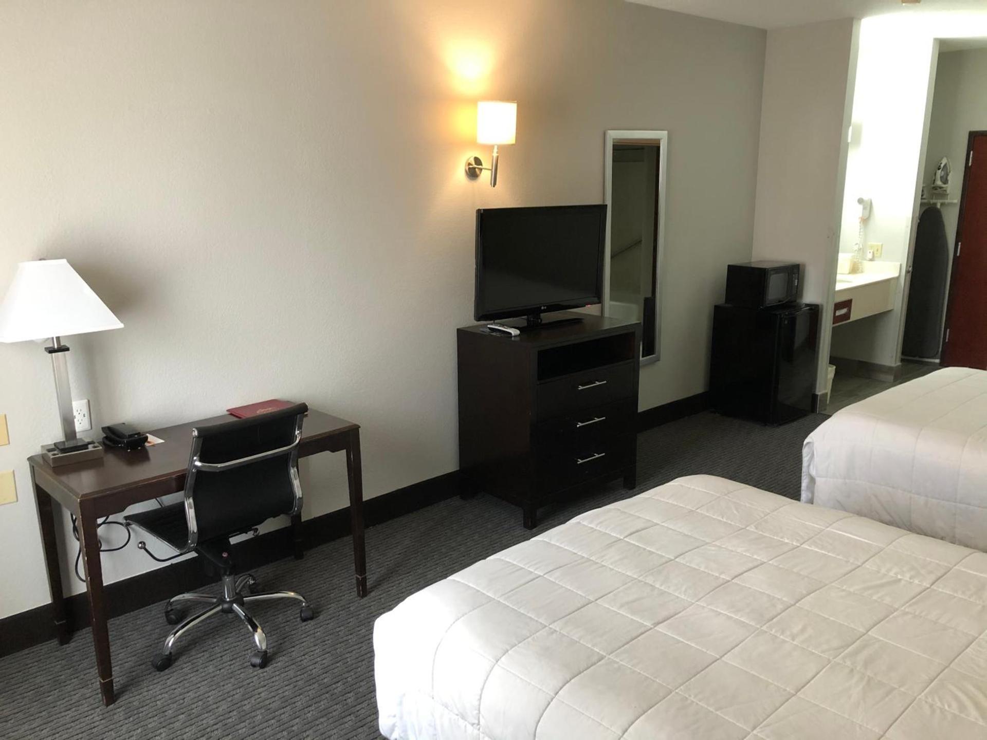 Lea County Inn photo 13
