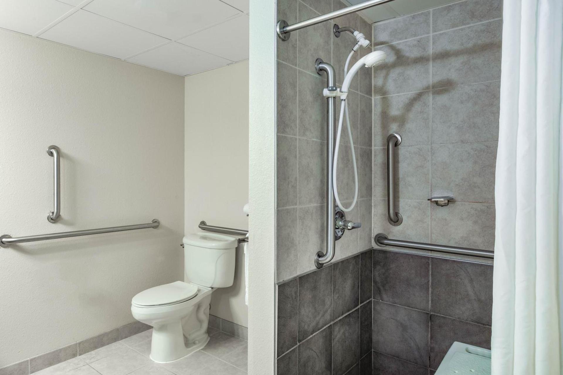 SureStay Plus Hotel by Best Western Litchfield photo 13