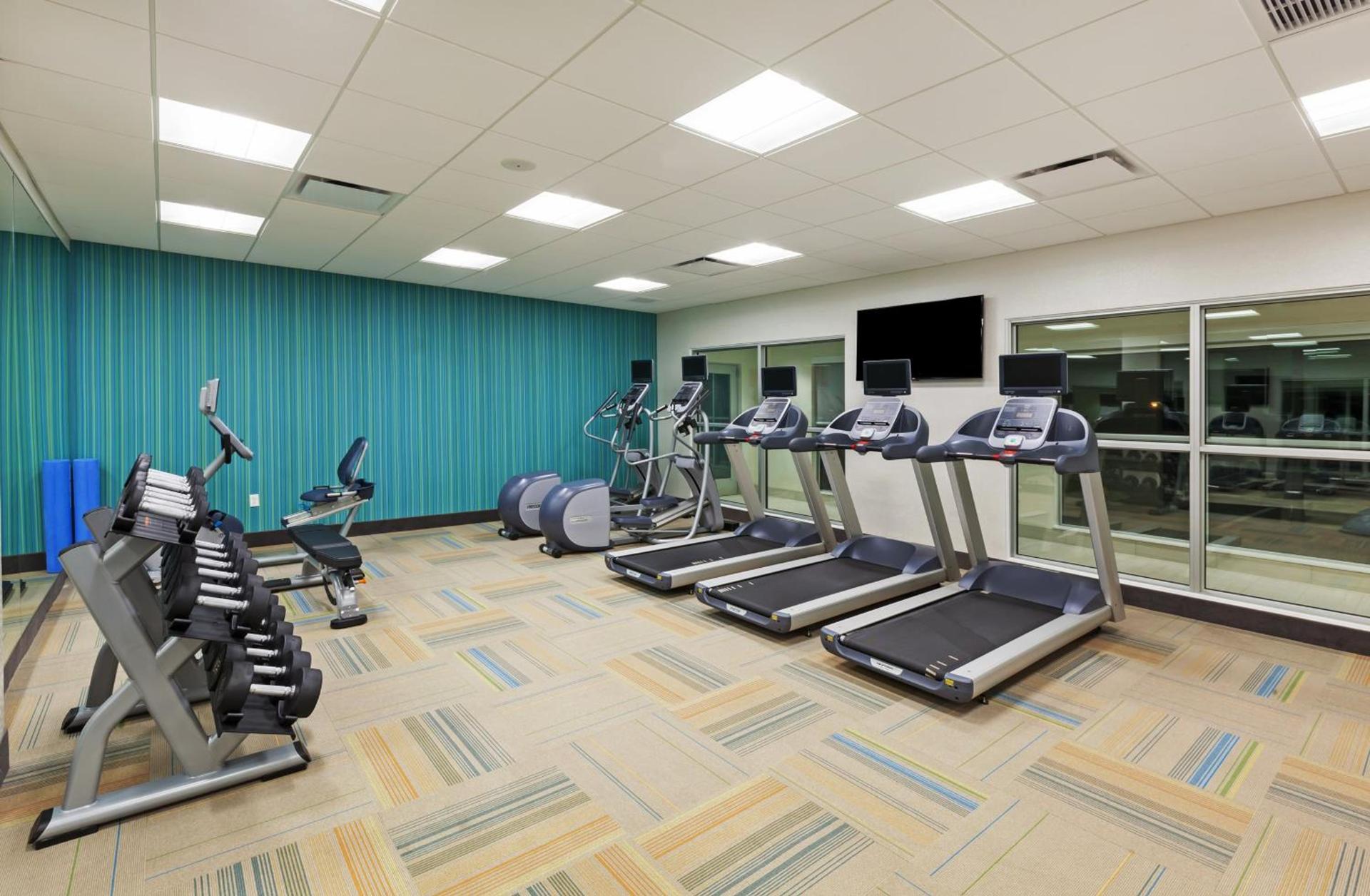 Holiday Inn Express & Suites - Lenexa - Overland Park Area by IHG photo 36
