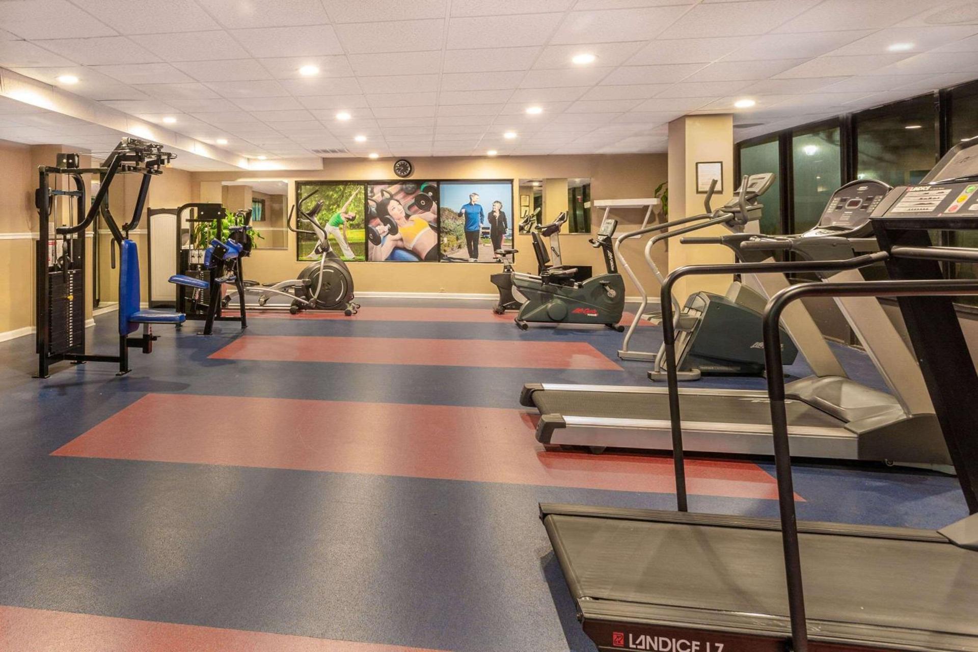 Ramada Plaza by Wyndham Virginia Beach Oceanfront photo 55