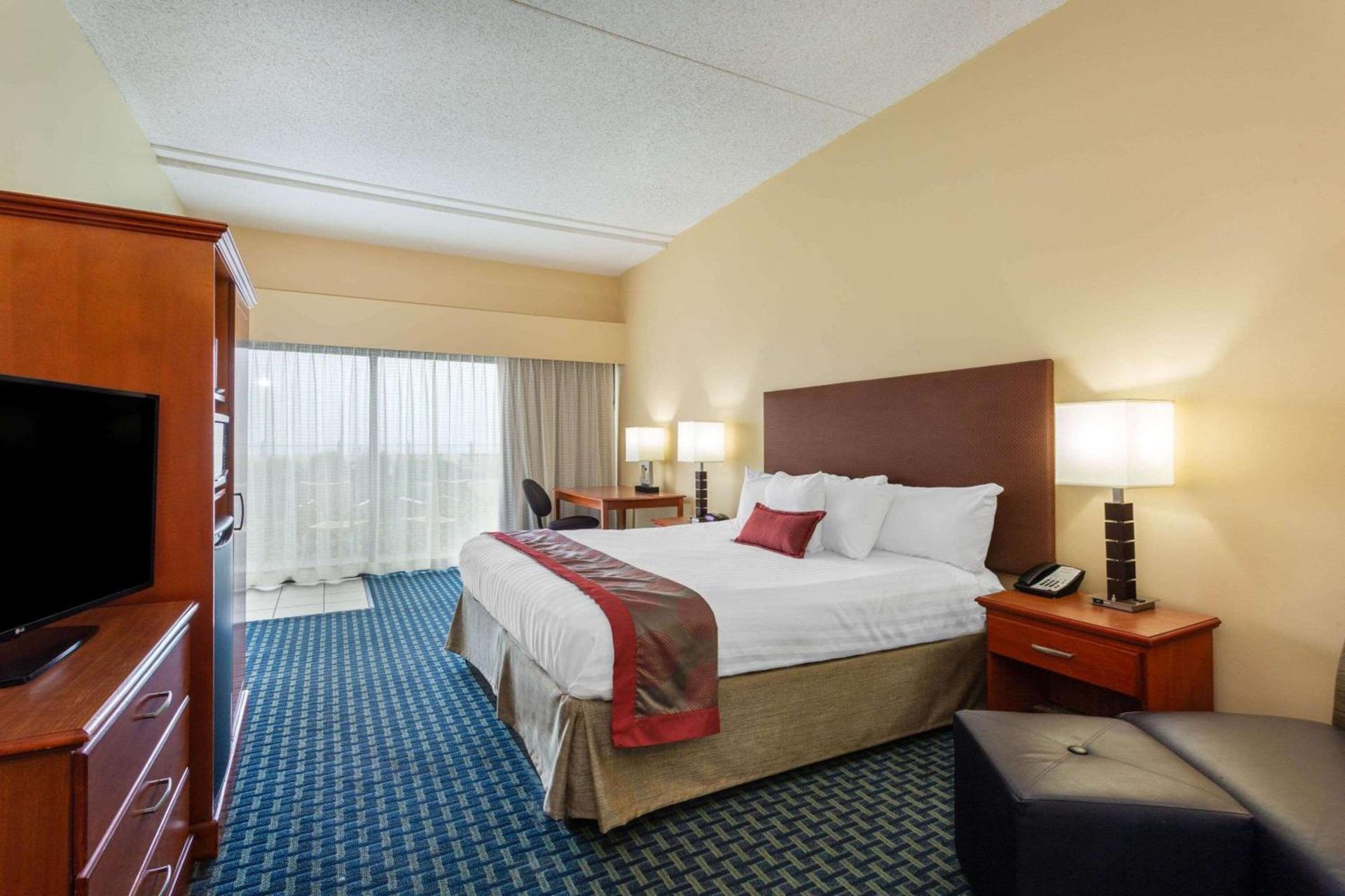 Ramada Plaza by Wyndham Virginia Beach Oceanfront photo 42