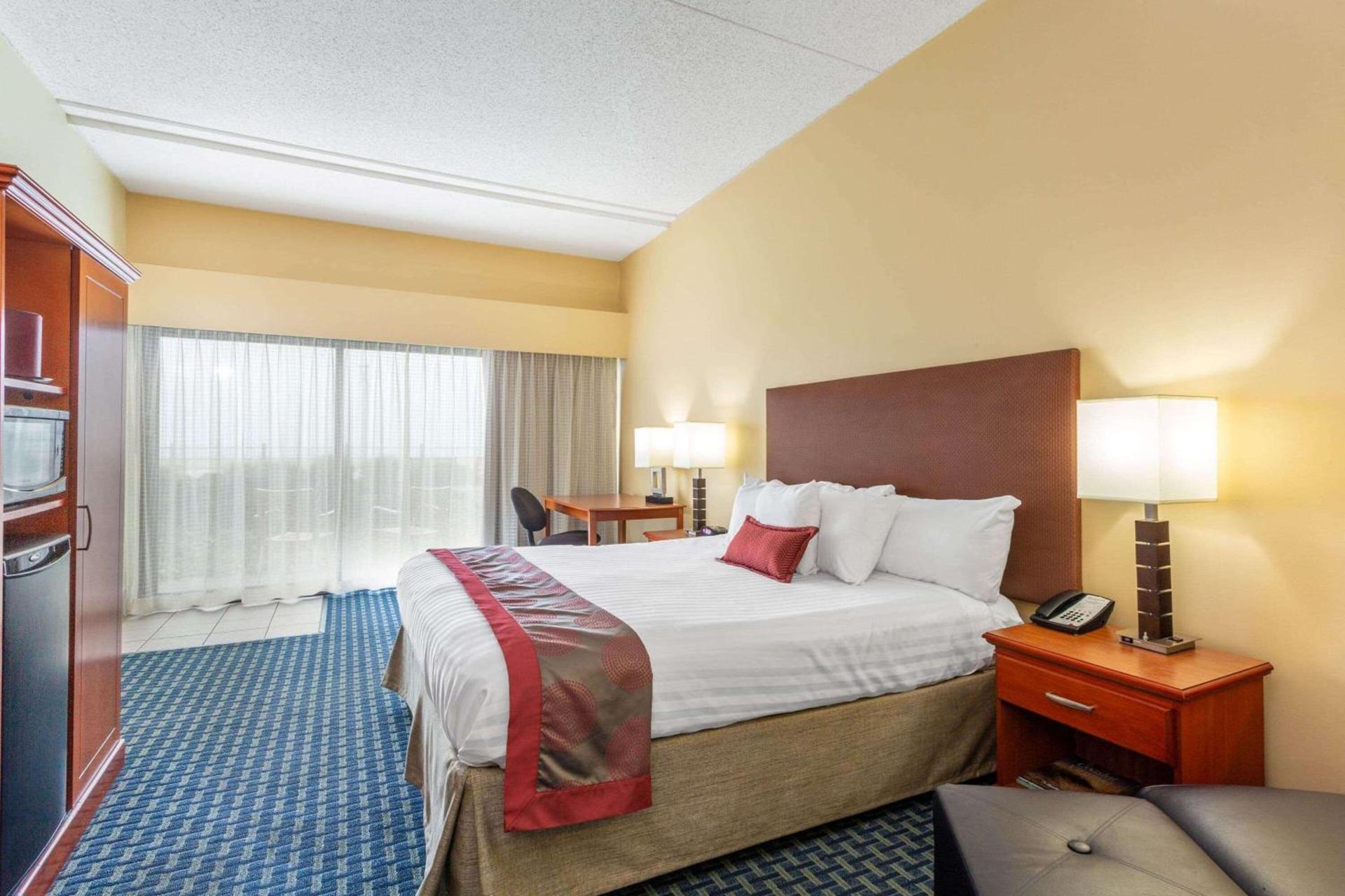 Ramada Plaza by Wyndham Virginia Beach Oceanfront photo 40