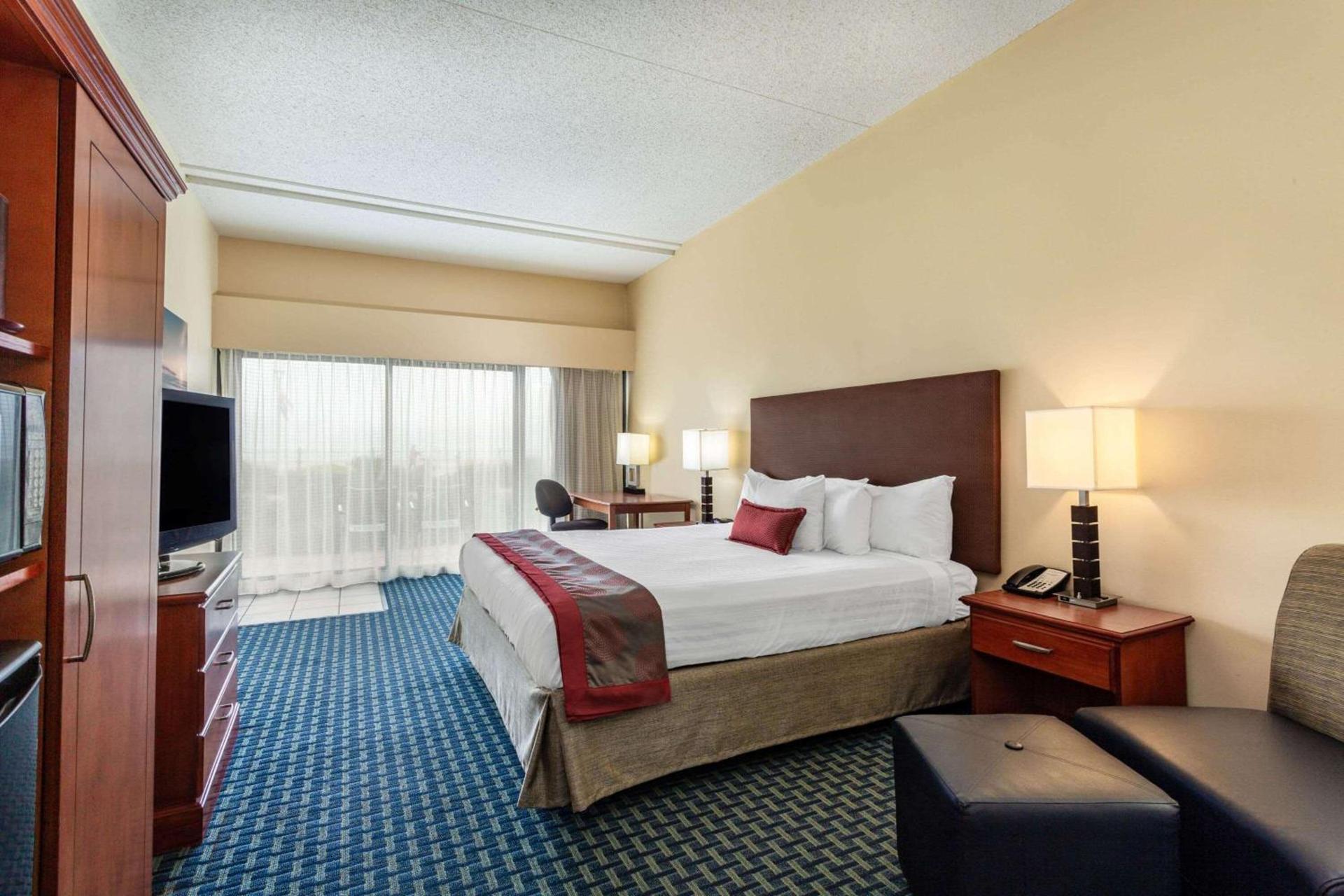 Ramada Plaza by Wyndham Virginia Beach Oceanfront photo 36