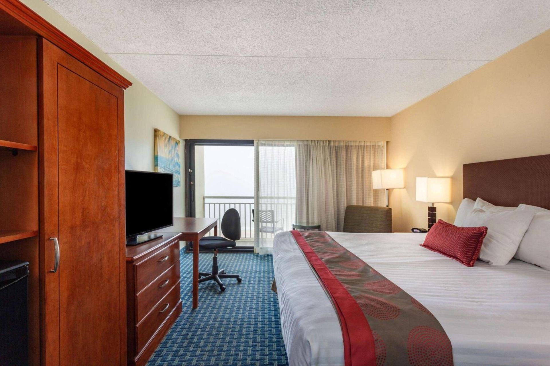 Ramada Plaza by Wyndham Virginia Beach Oceanfront photo 31