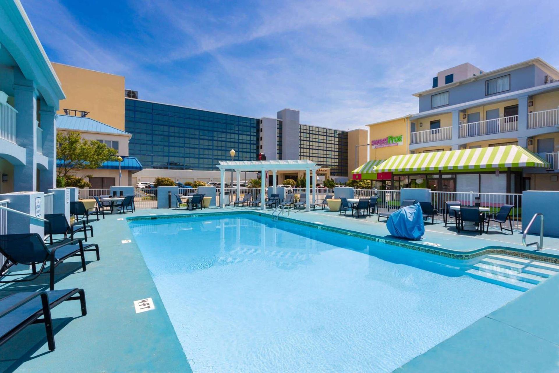 Ramada by Wyndham Virginia Beach photo 16