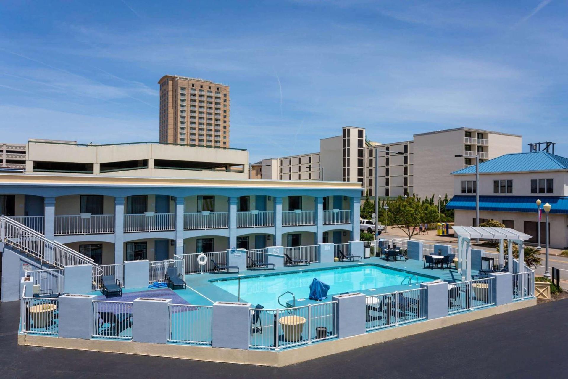 Ramada by Wyndham Virginia Beach photo 18