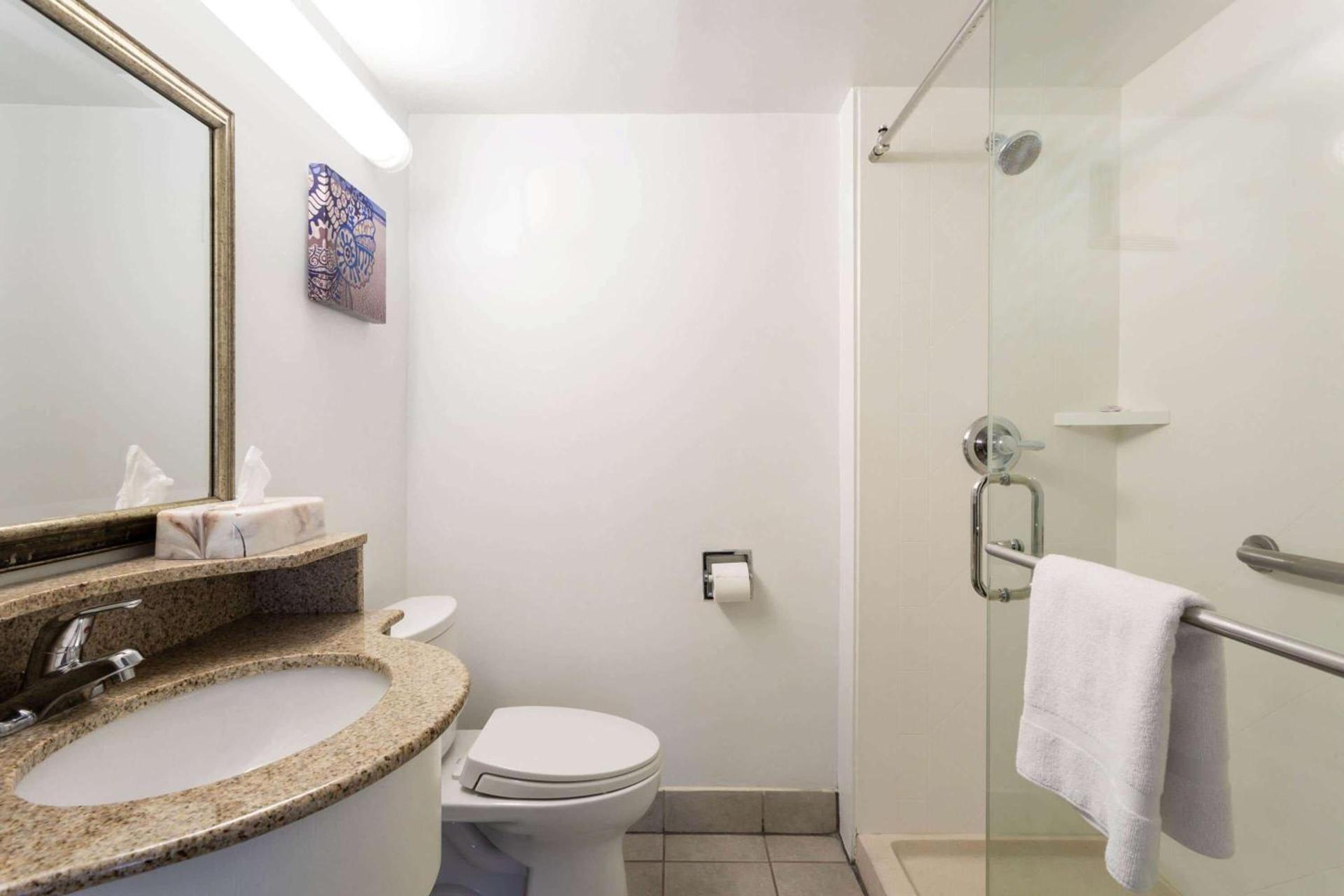 Ramada by Wyndham Virginia Beach photo 24