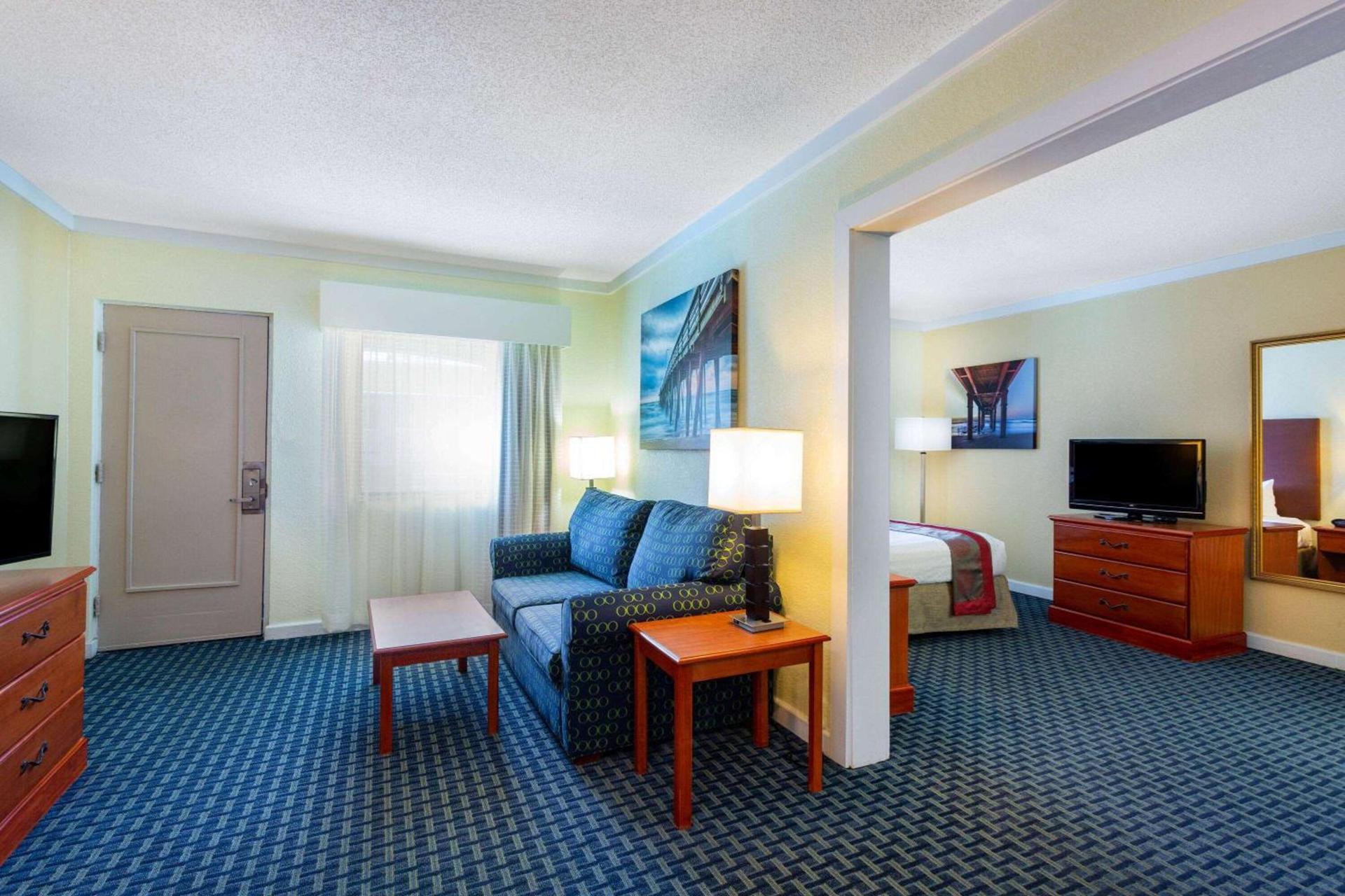 Ramada by Wyndham Virginia Beach photo 27