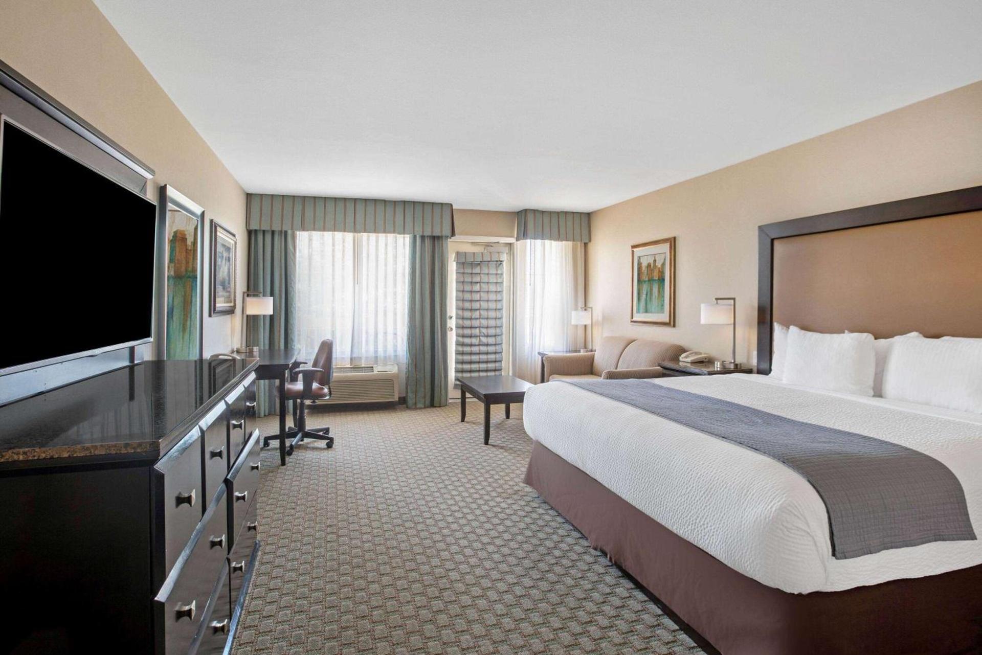 La Quinta by Wyndham Paso Robles photo 33