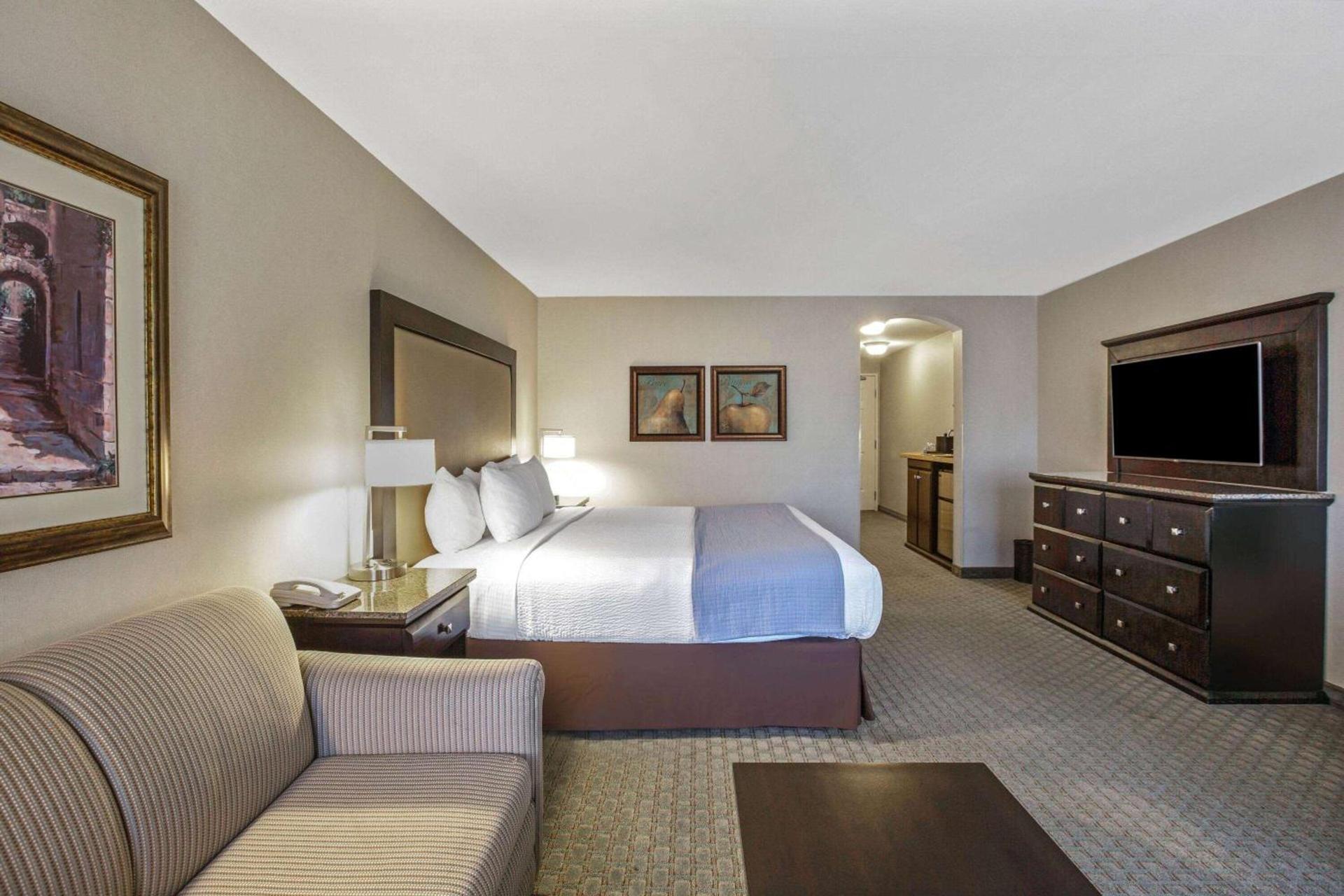 La Quinta by Wyndham Paso Robles photo 27