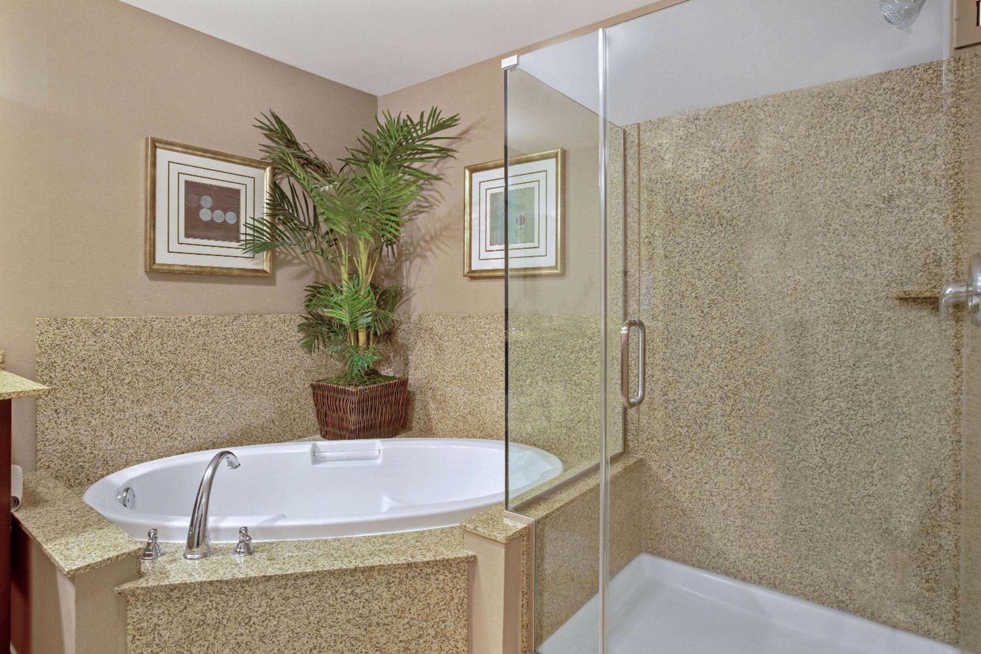 La Quinta by Wyndham Paso Robles photo 40