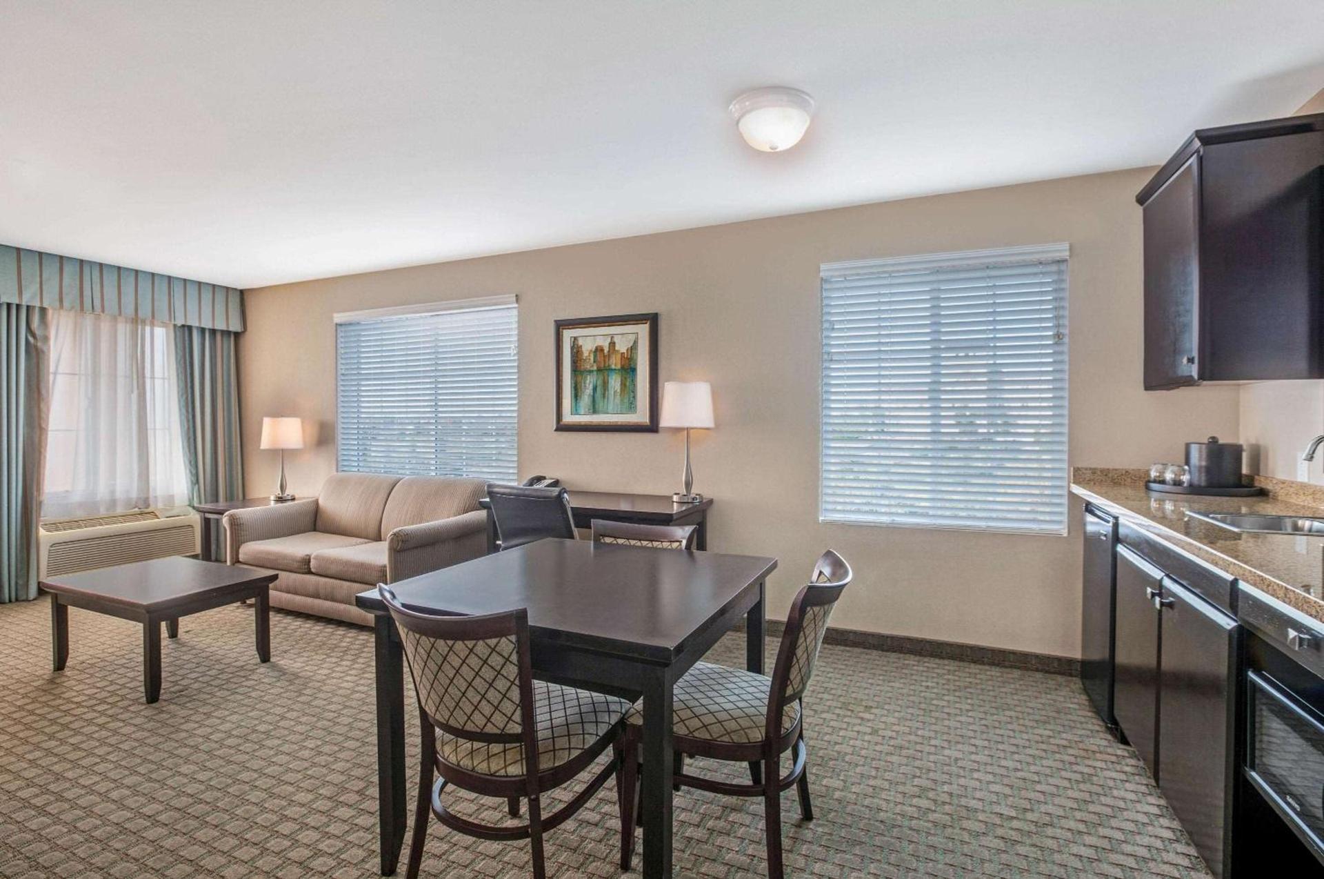 La Quinta by Wyndham Paso Robles photo 32