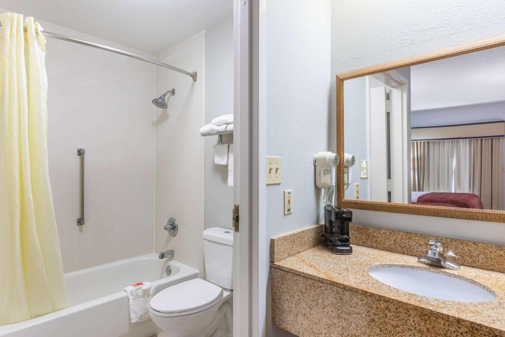 Royal Palms Inn photo 18