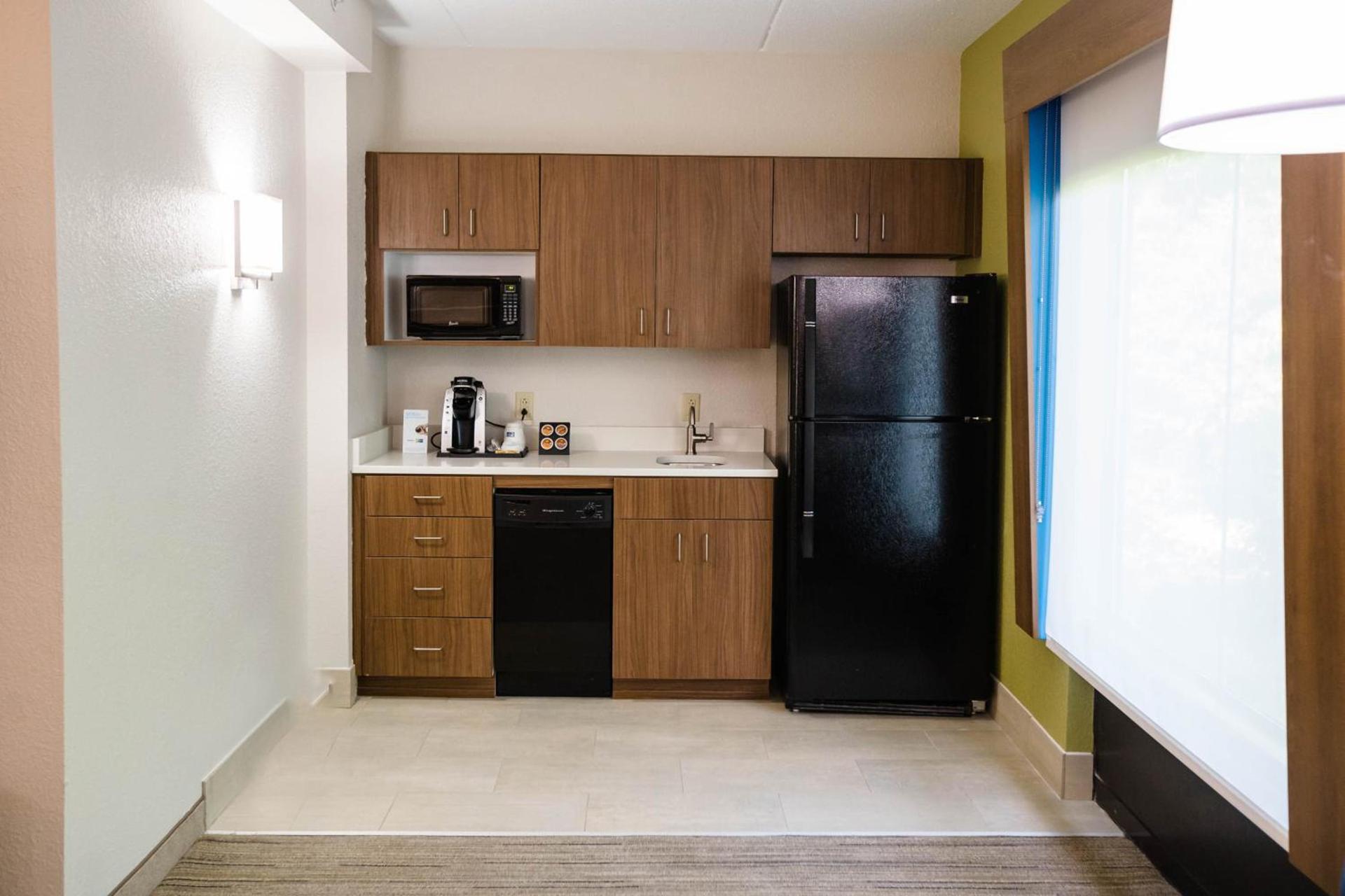 Holiday Inn Express & Suites Knoxville-Farragut by IHG photo 51