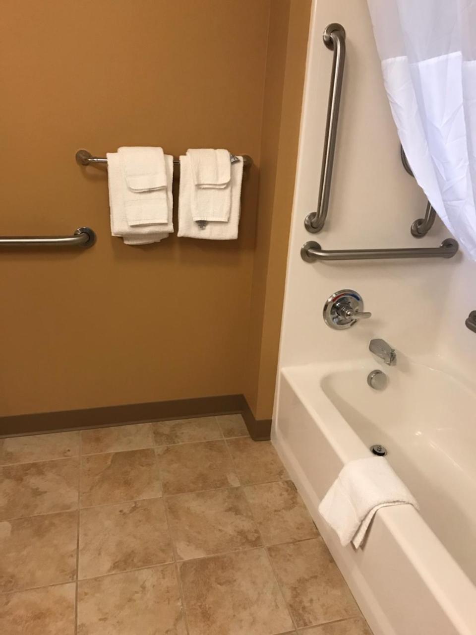 Quality Inn & Suites Minot North photo 35