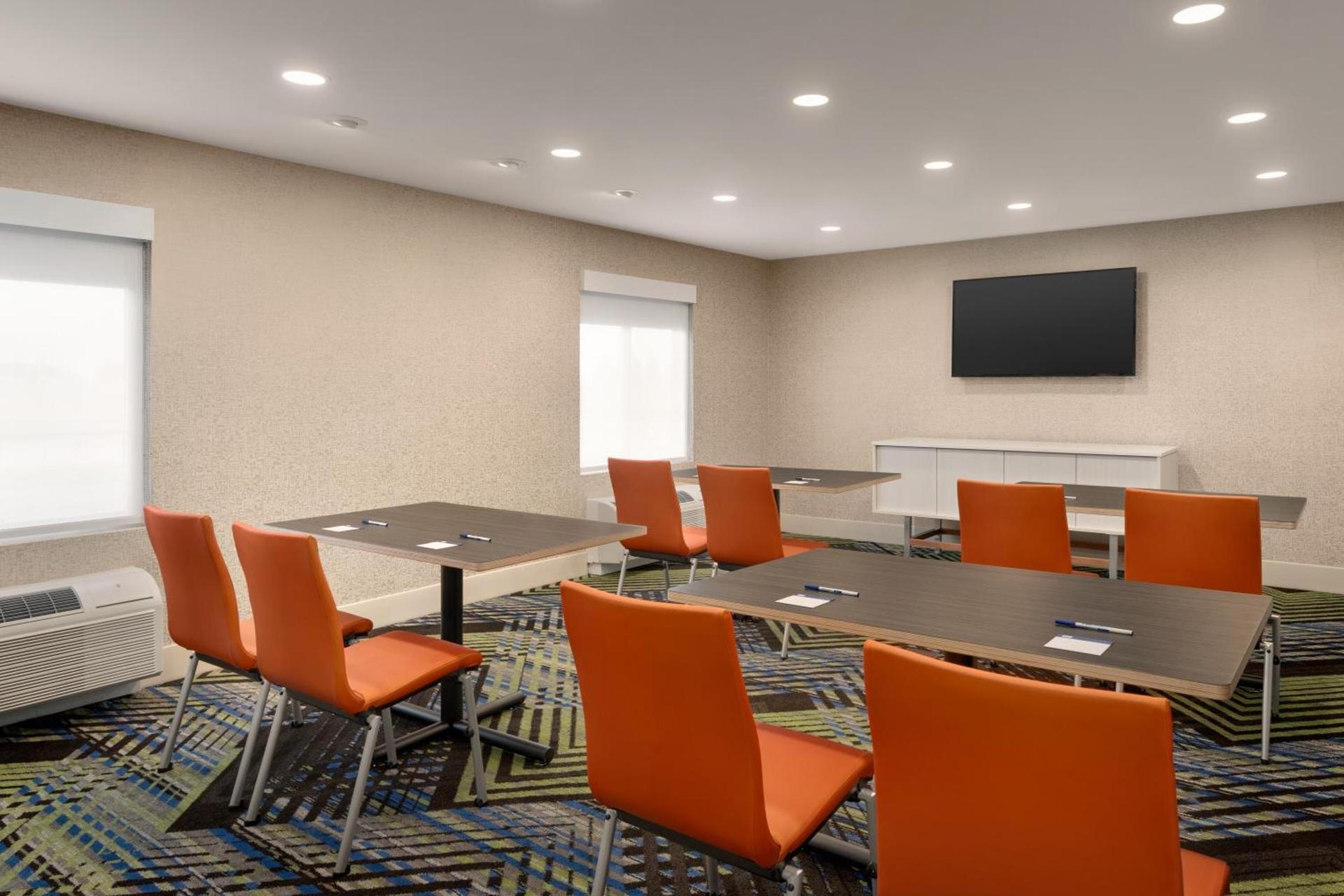 Holiday Inn Express Plattsburgh by IHG photo 30
