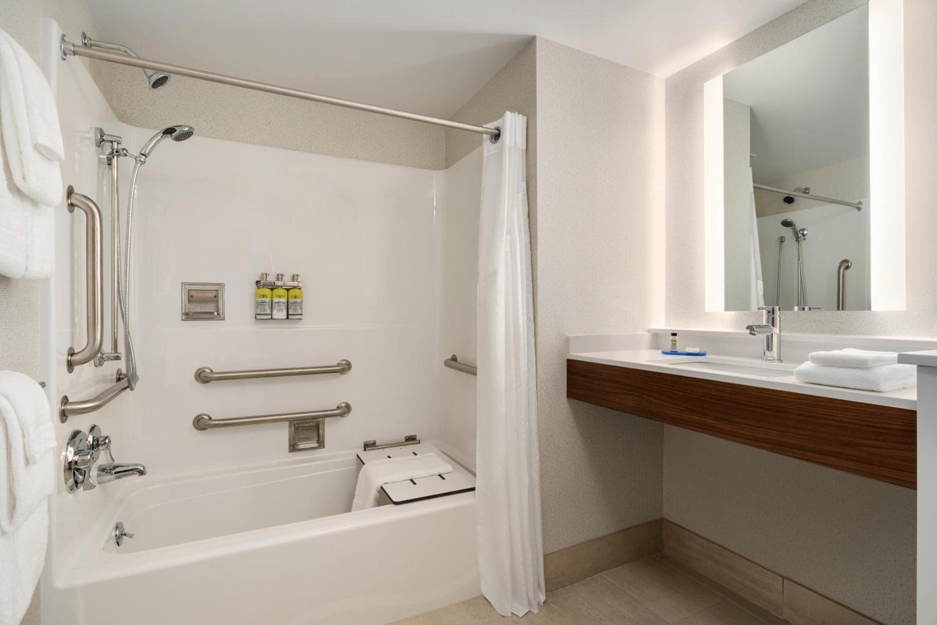 Holiday Inn Express Plattsburgh by IHG photo 26