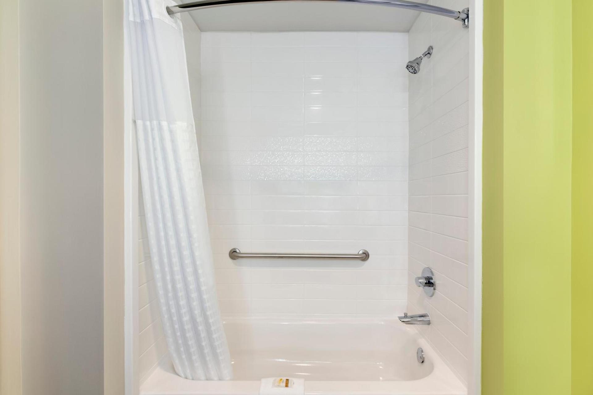 La Quinta Inn & Suites by Wyndham Braselton photo 33