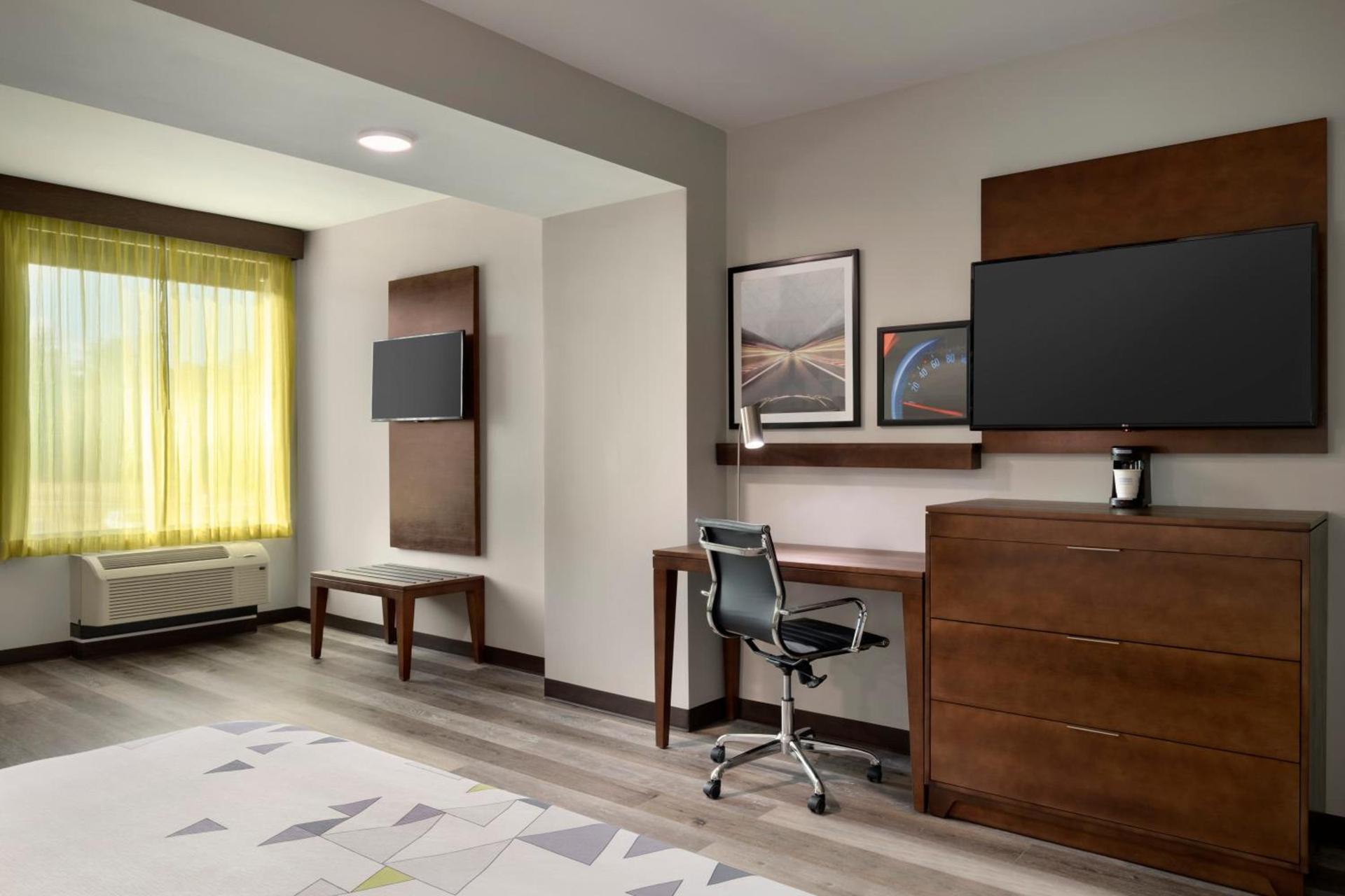 La Quinta Inn & Suites by Wyndham Braselton photo 4