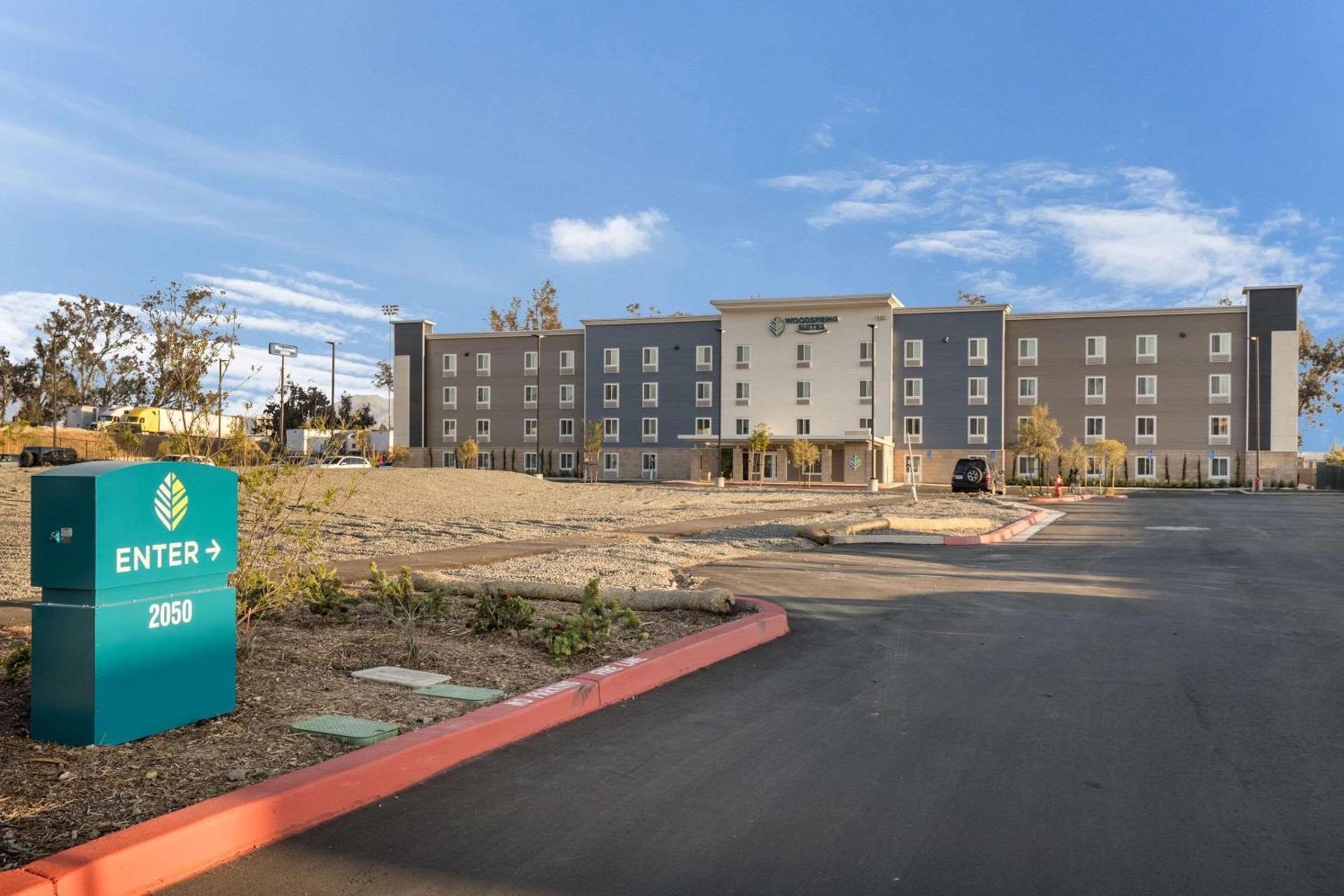 WoodSpring Suites Colton photo 2