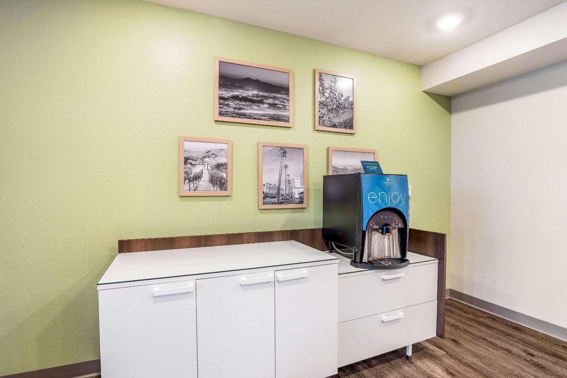WoodSpring Suites Colton photo 9