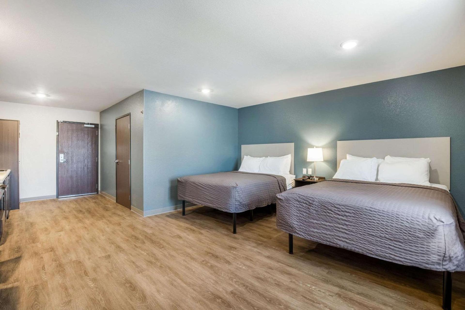 WoodSpring Suites Colton photo 16