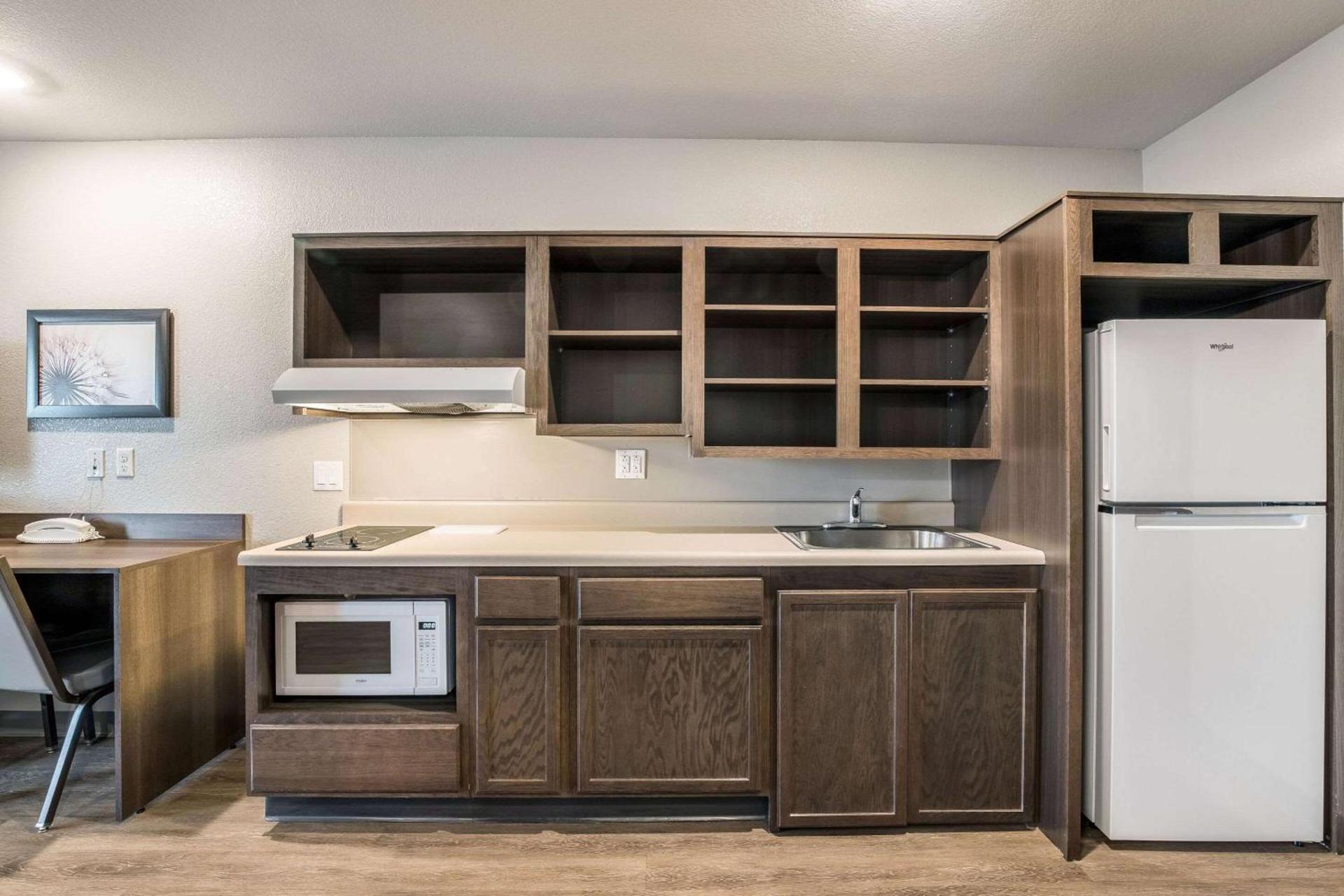 WoodSpring Suites Colton photo 19