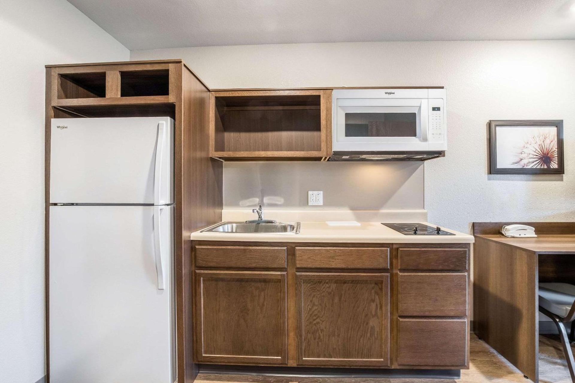 WoodSpring Suites Colton photo 23
