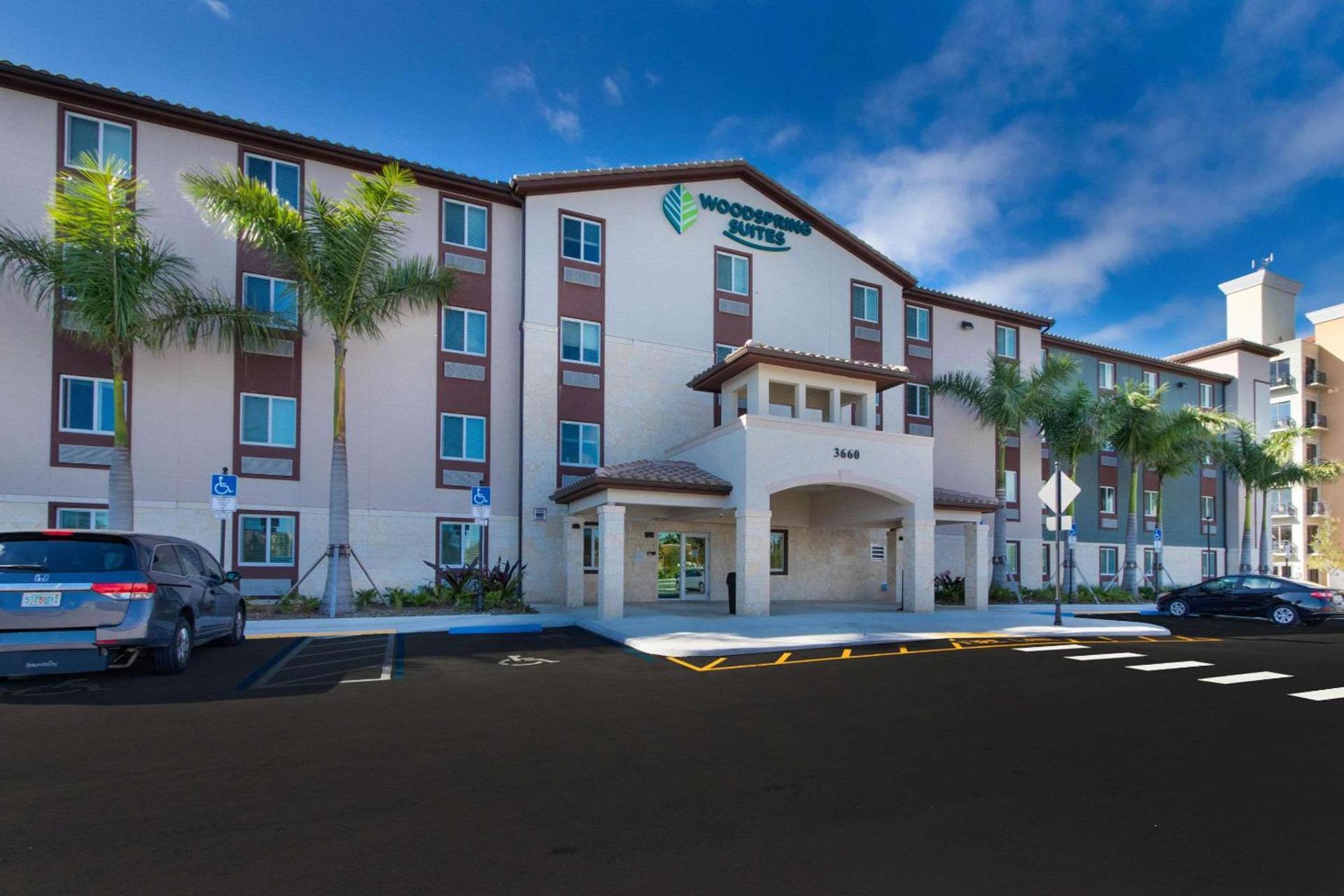 WoodSpring Suites Miramar photo 13