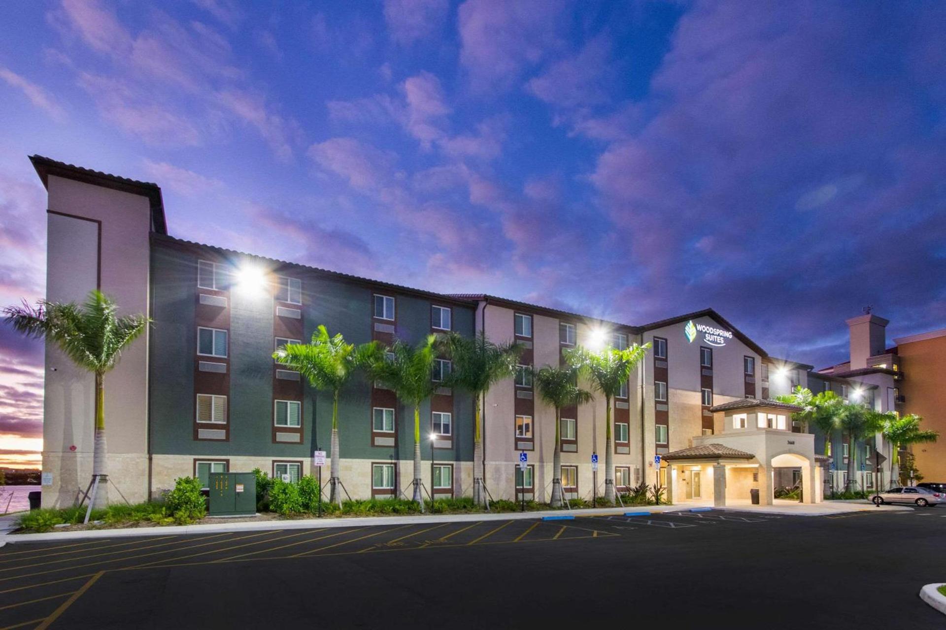 WoodSpring Suites Miramar photo 6