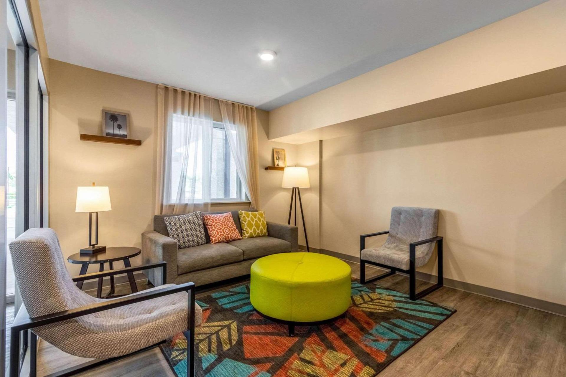 WoodSpring Suites Miramar photo 8
