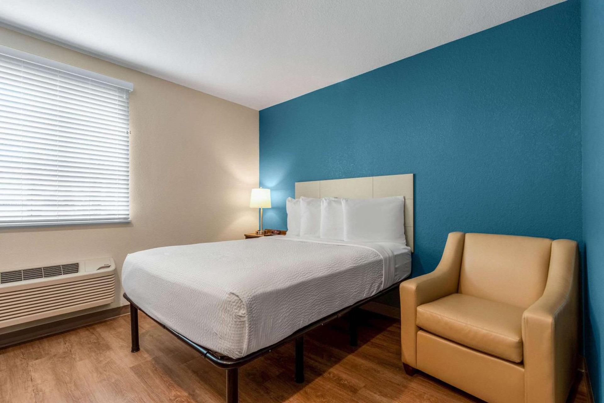 WoodSpring Suites Miramar photo 11