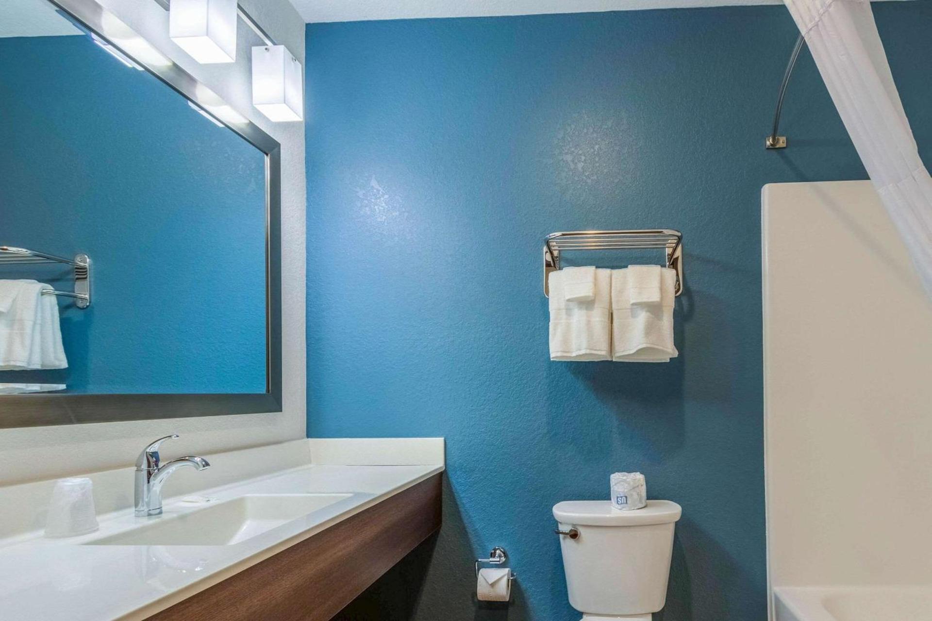 WoodSpring Suites Miramar photo 14