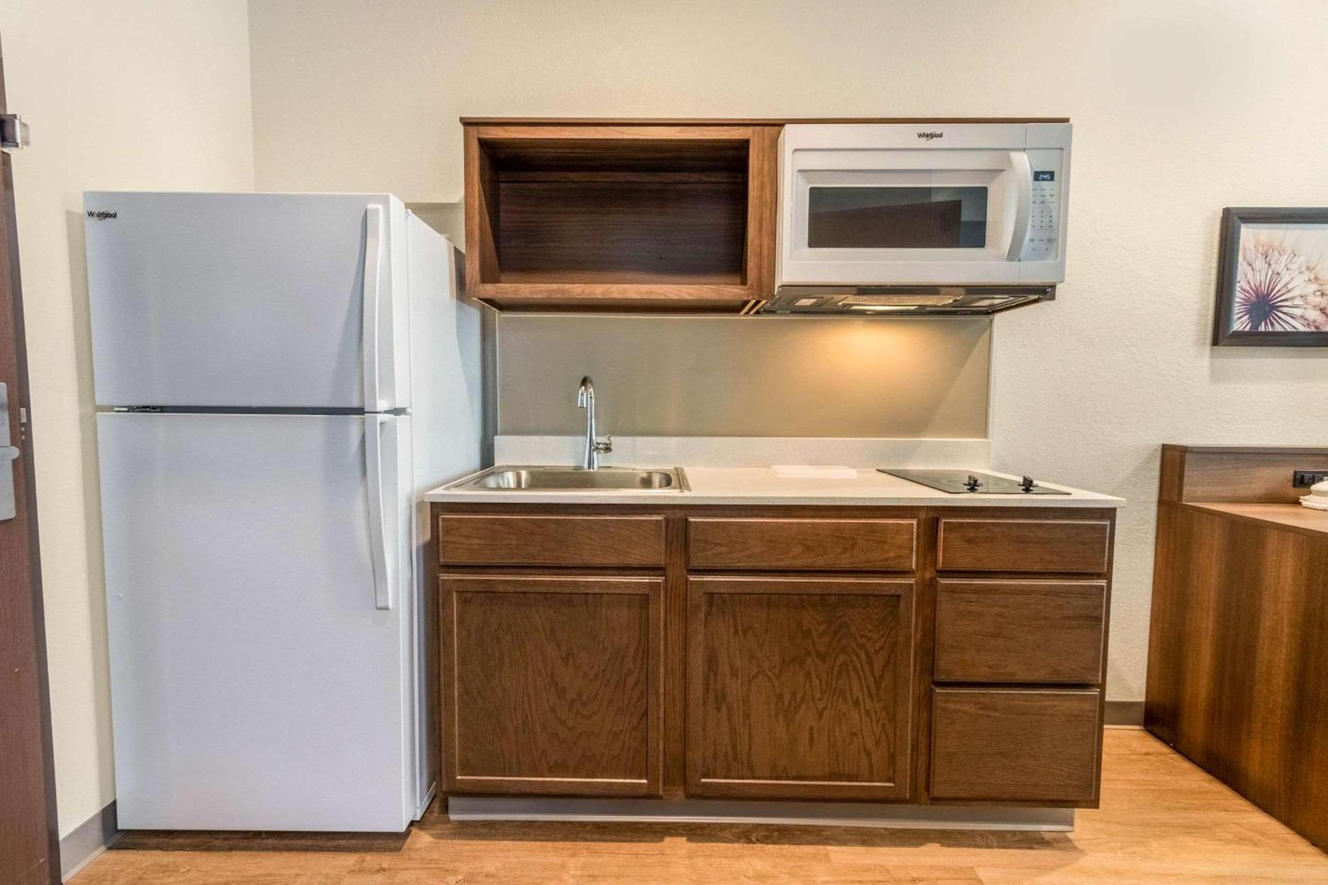 WoodSpring Suites Miramar photo 24