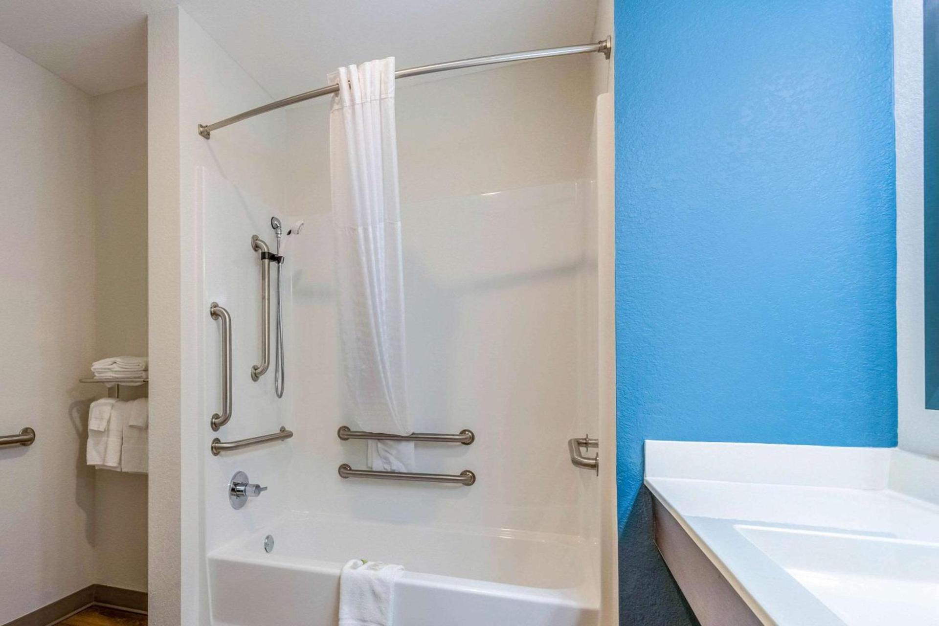 WoodSpring Suites Miramar photo 21