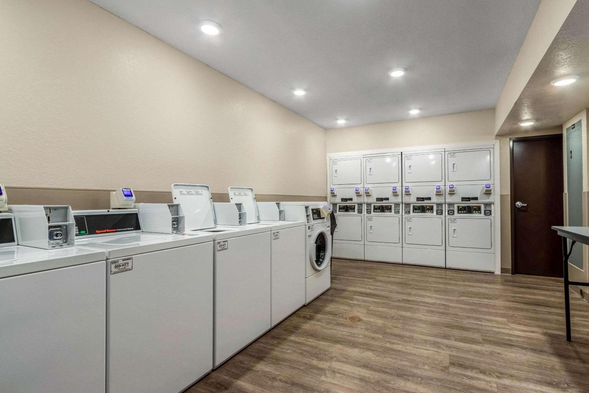 WoodSpring Suites Miramar photo 23