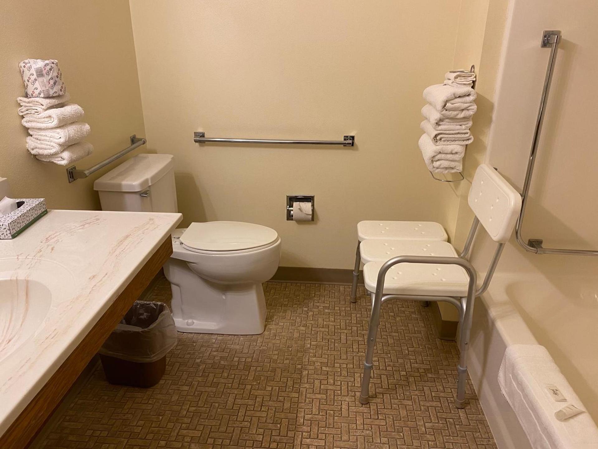 AmeriVu Inn photo 8