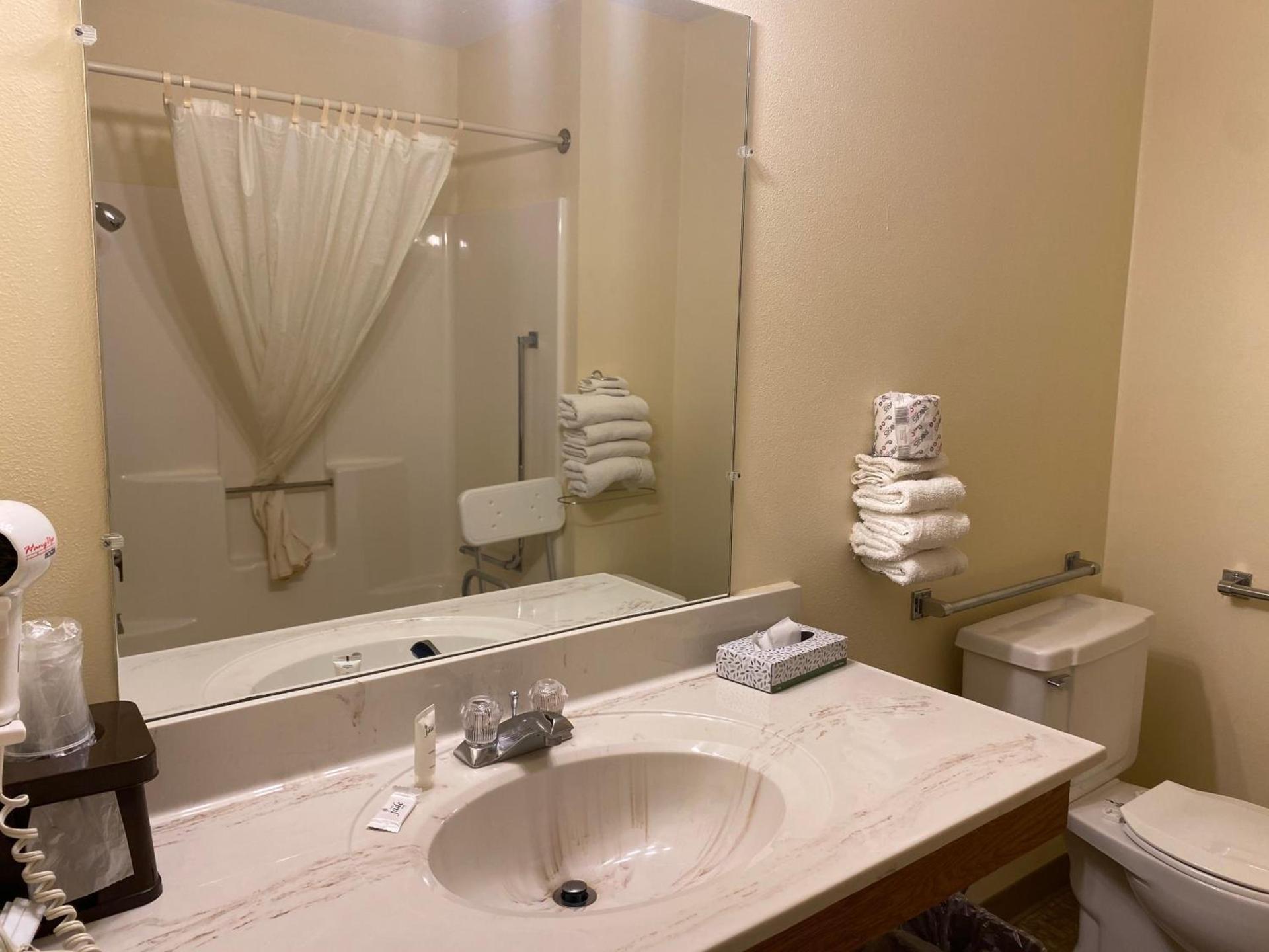 AmeriVu Inn photo 9