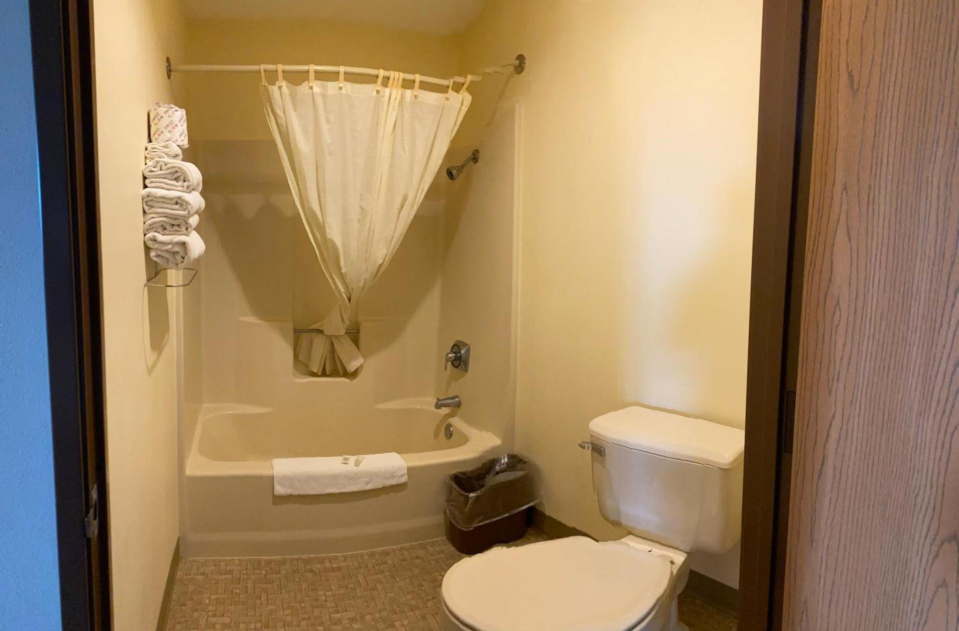 AmeriVu Inn photo 3