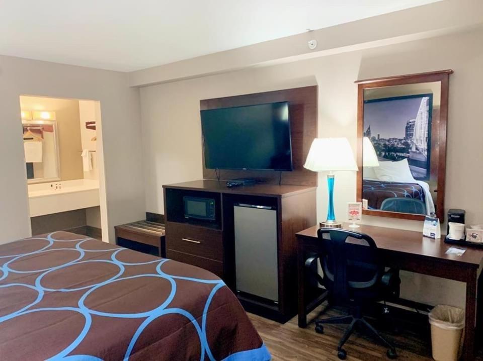 Super 8 by Wyndham Cookeville, TN photo 24