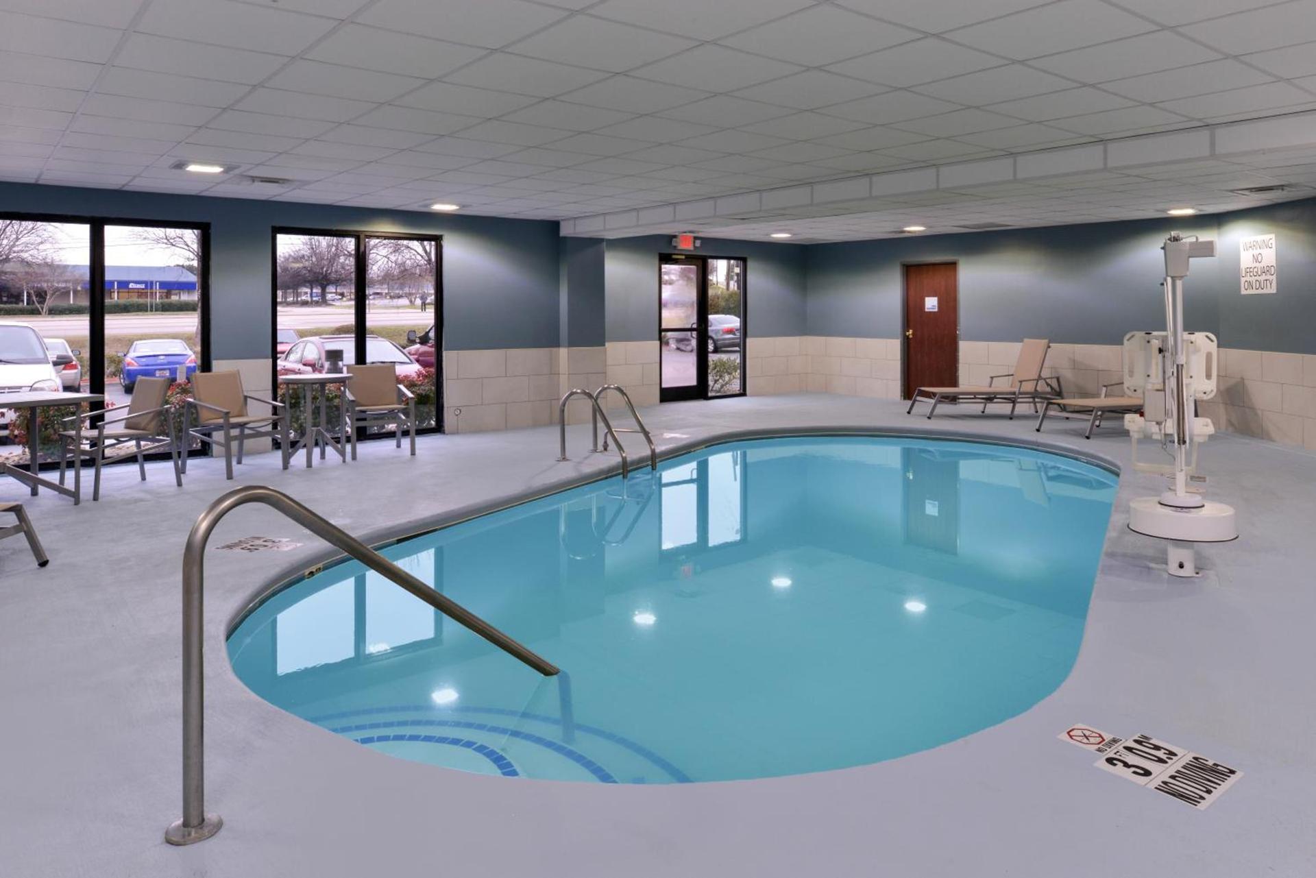 Holiday Inn Express & Suites Raleigh NE - Medical Ctr Area by IHG photo 46